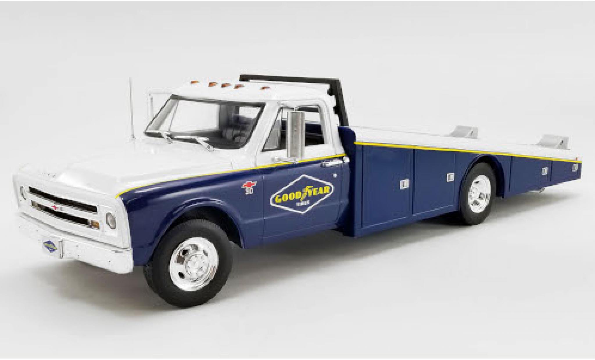 Chevrolet C-30 1/18 ACME Ramp Truck Goodyear 1967 Abschleppwagen modellino in miniatura