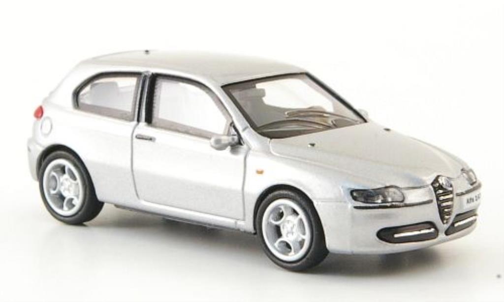 Alfa Romeo 147 1/87 Ricko grigio 3-Turer 2001 modellino in miniatura