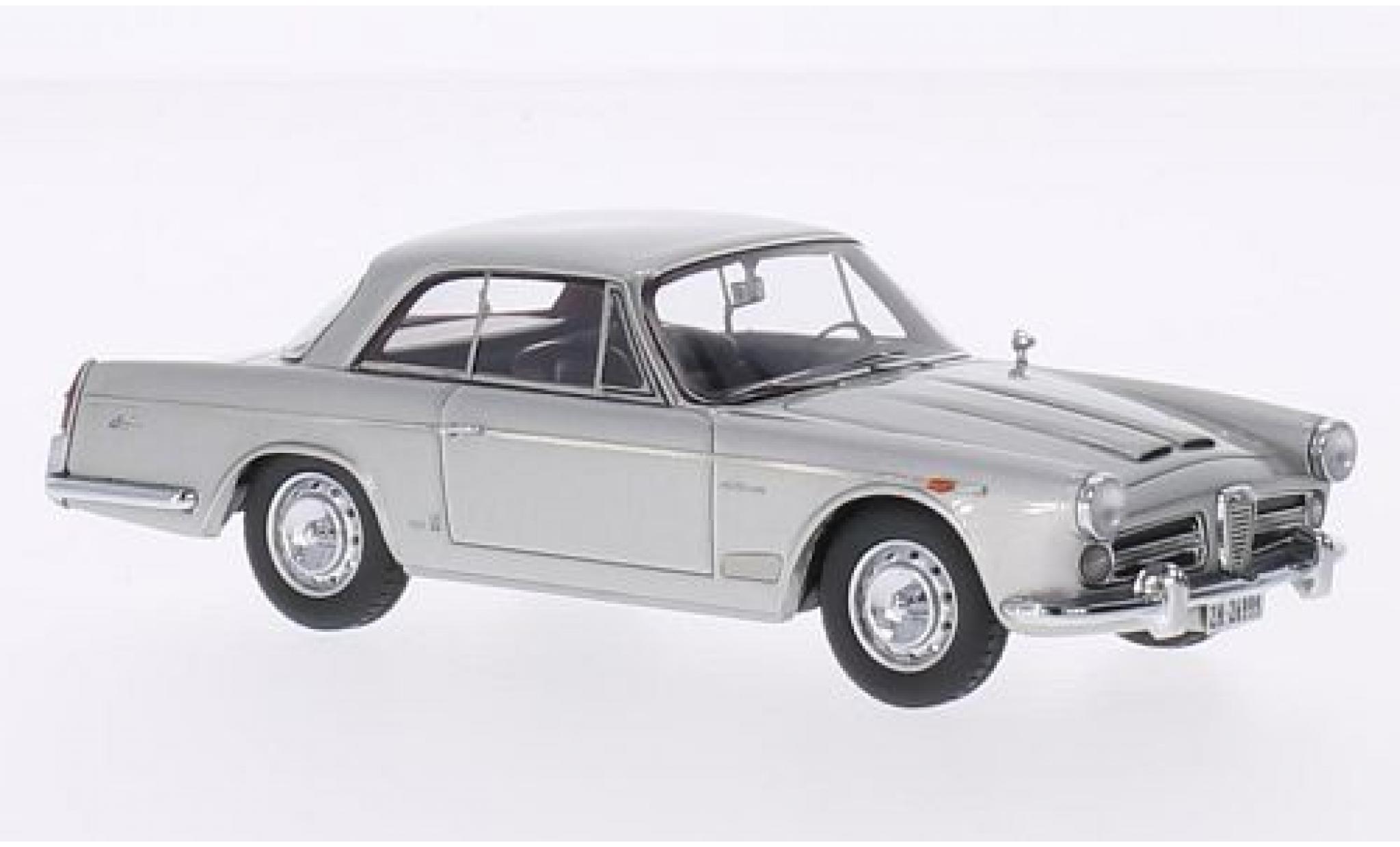 Alfa Romeo 2000 1/43 Matrix S Coupe silber 1:43 modellino in miniatura