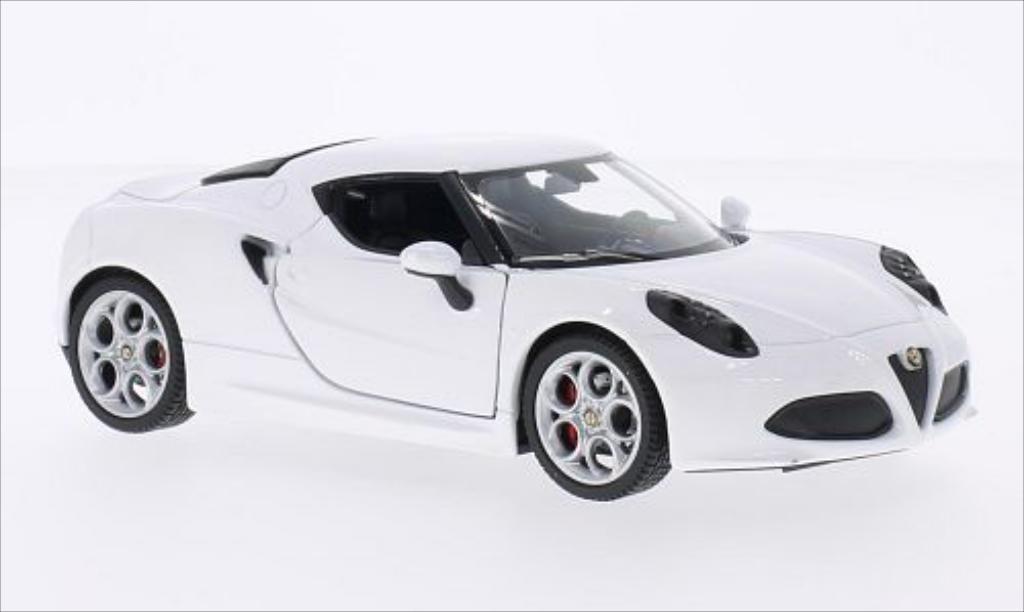 Alfa Romeo 4C 1/24 Welly bianco 2014 modellino in miniatura