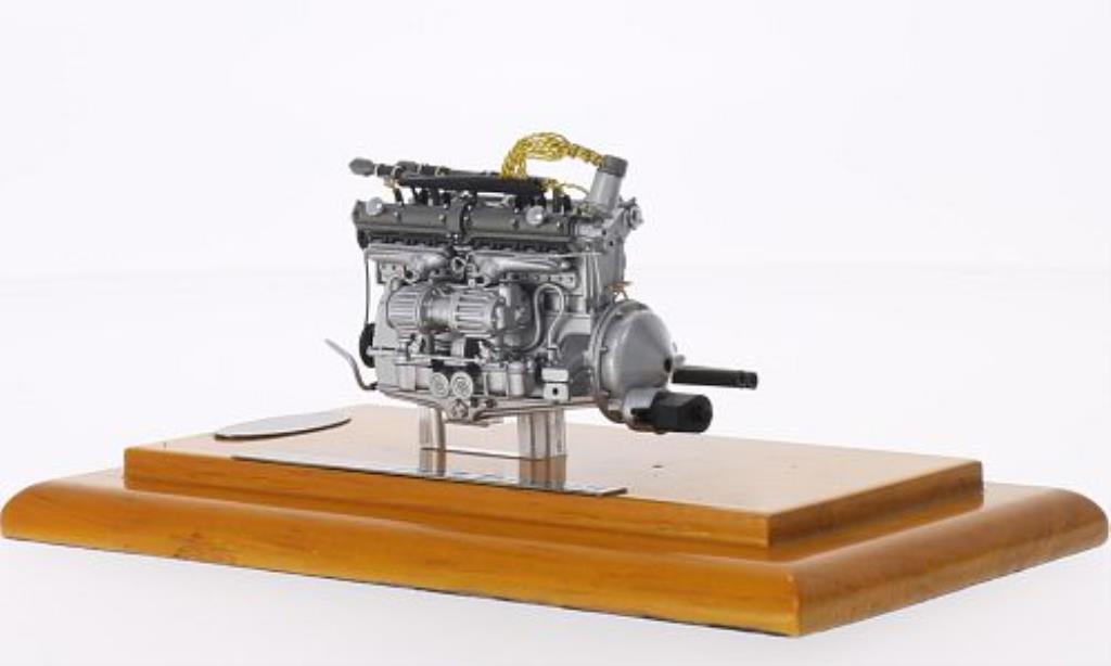 Alfa Romeo 8C 2900 1/18 CMC 2900 B Motoraggregat 1938 modellino in miniatura