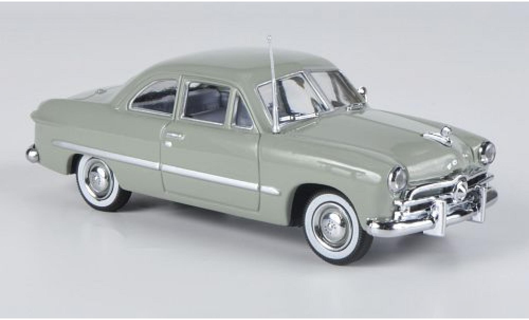 Ford Custom 1/43 American Heritage Models verde 1949 2-Door modellino in miniatura