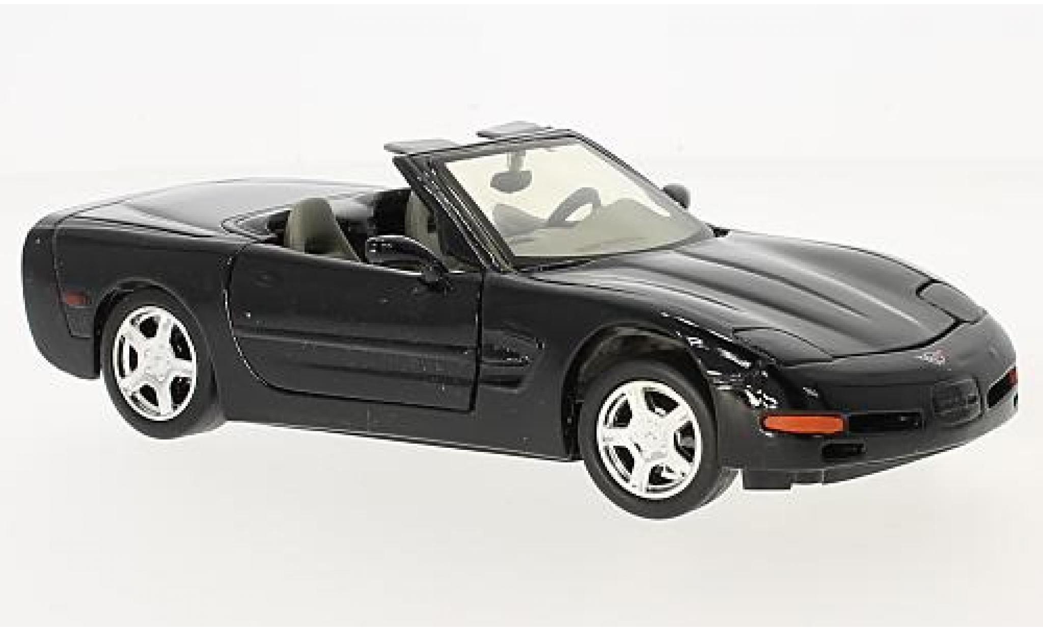 Chevrolet Corvette 1/24 Motormax Convertibile (C5) nero 1998 modellino in miniatura