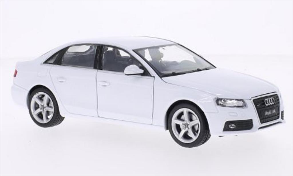 Audi A4 1/24 Welly bianco 2009 modellino in miniatura