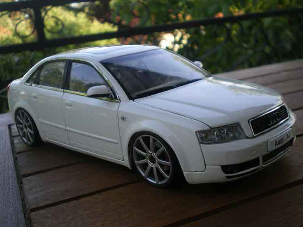Audi A4 1/18 Minichamps b6 s-line bianco jantes 19 pouces tuning modellino in miniatura