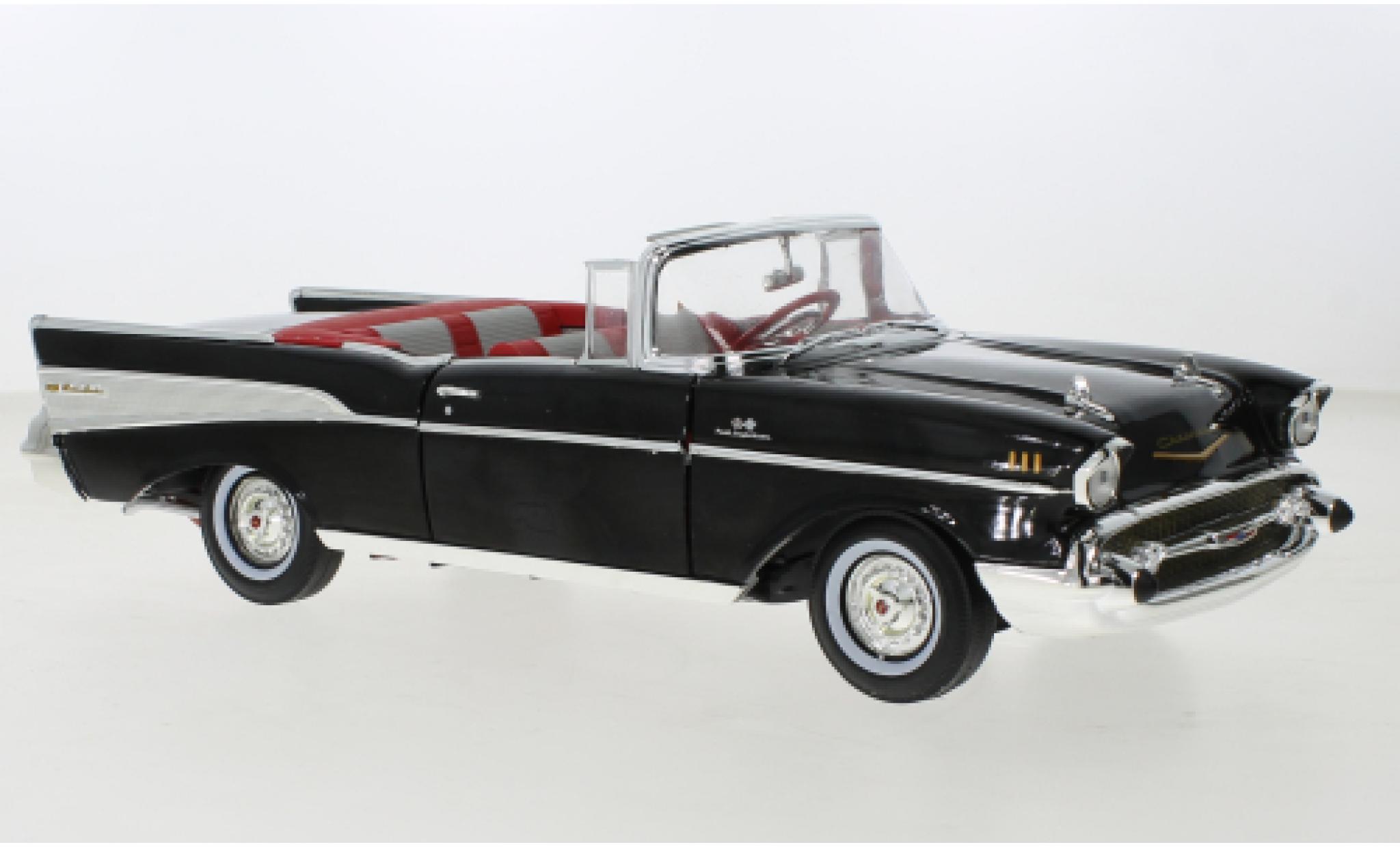 Chevrolet Bel Air 1/18 Auto World Convertibile James Bond 1957 modellino in miniatura