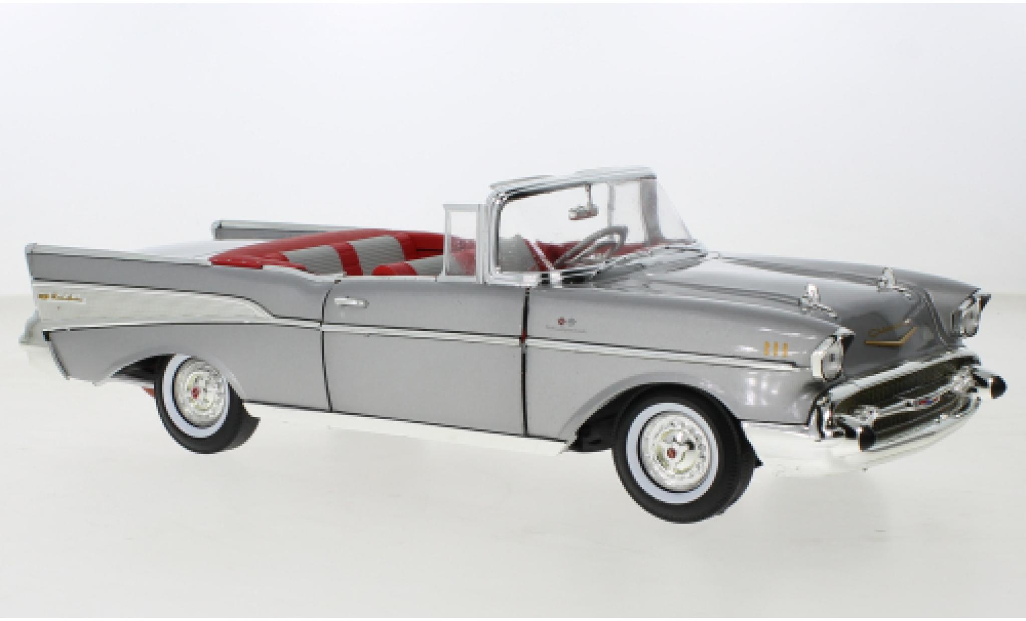 Chevrolet Bel Air 1/18 Auto World Convertibile metallise grigio 1957 modellino in miniatura