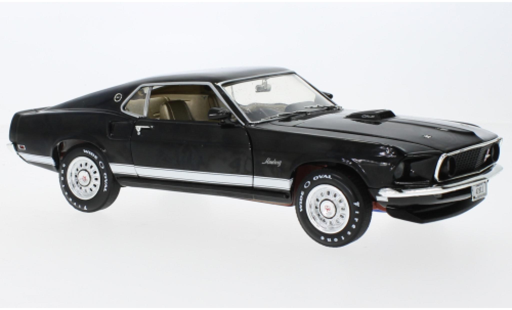 Ford Mustang 1/18 Auto World GT nero 1969 modellino in miniatura