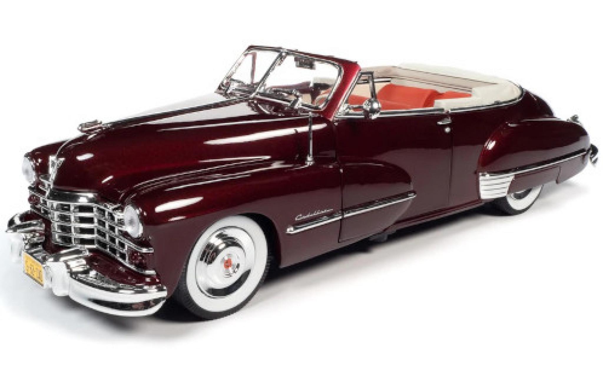 Cadillac Series 62 1/18 Auto World Cabriolet rosso 1947 modellino in miniatura
