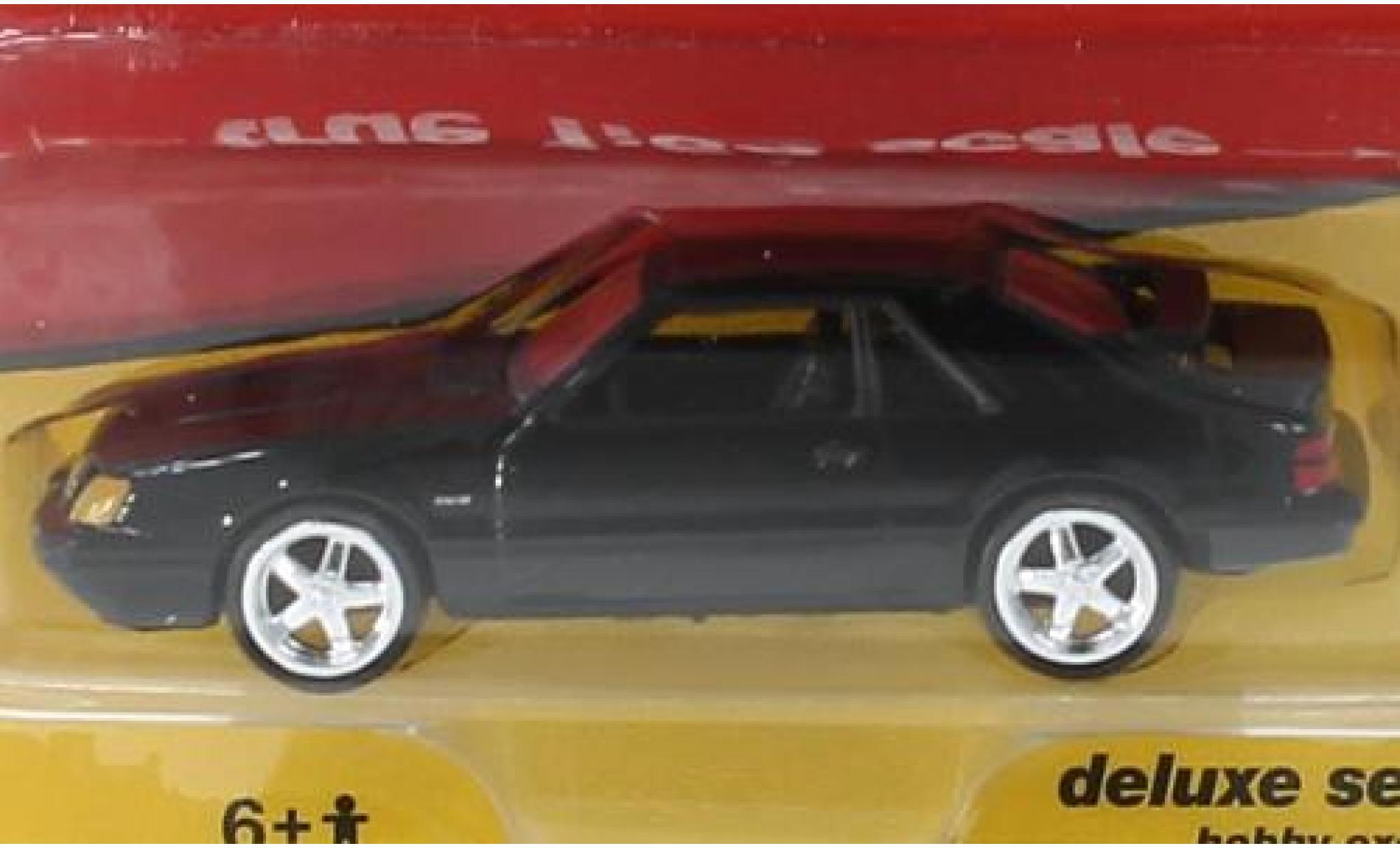 Ford Mustang 1/64 Auto World SVO nero 1984 modellino in miniatura