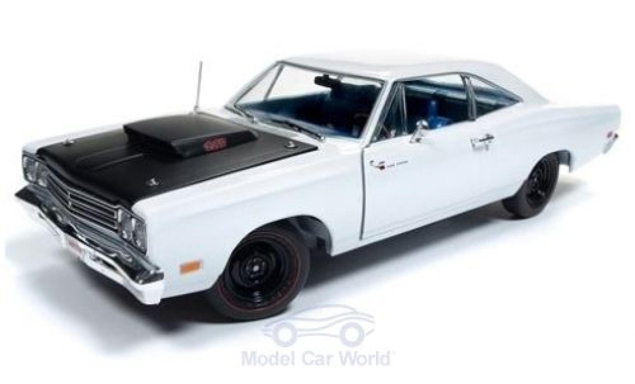 Plymouth Road Runner 1/18 Auto World bianco/matt-nero 1969 modellino in miniatura