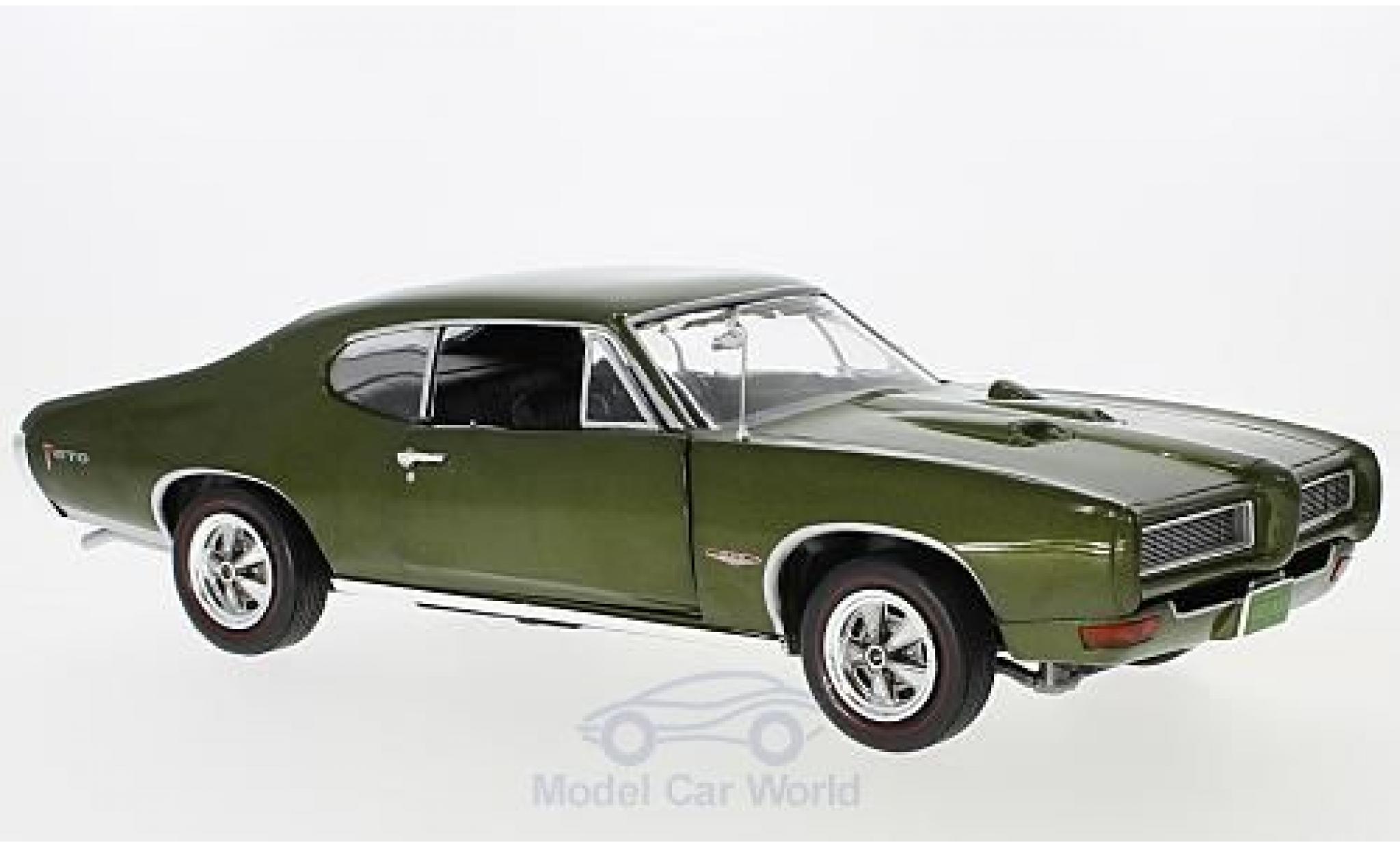 Pontiac GTO 1/18 Auto World Hardtop metallico verde 1968 modellino in miniatura