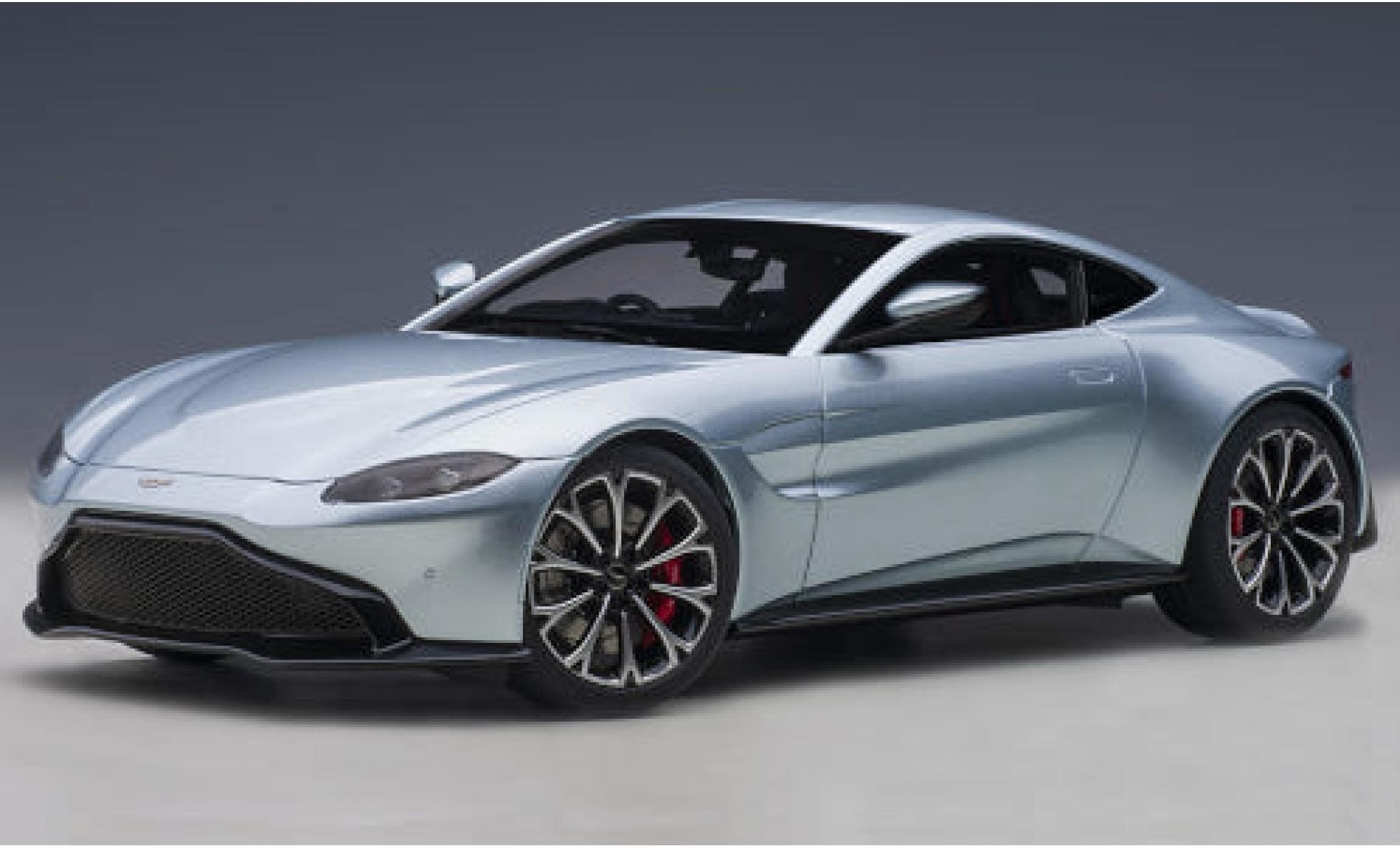 Aston Martin Vantage 1/18 AUTOart grigio RHD 2019 modellino in miniatura