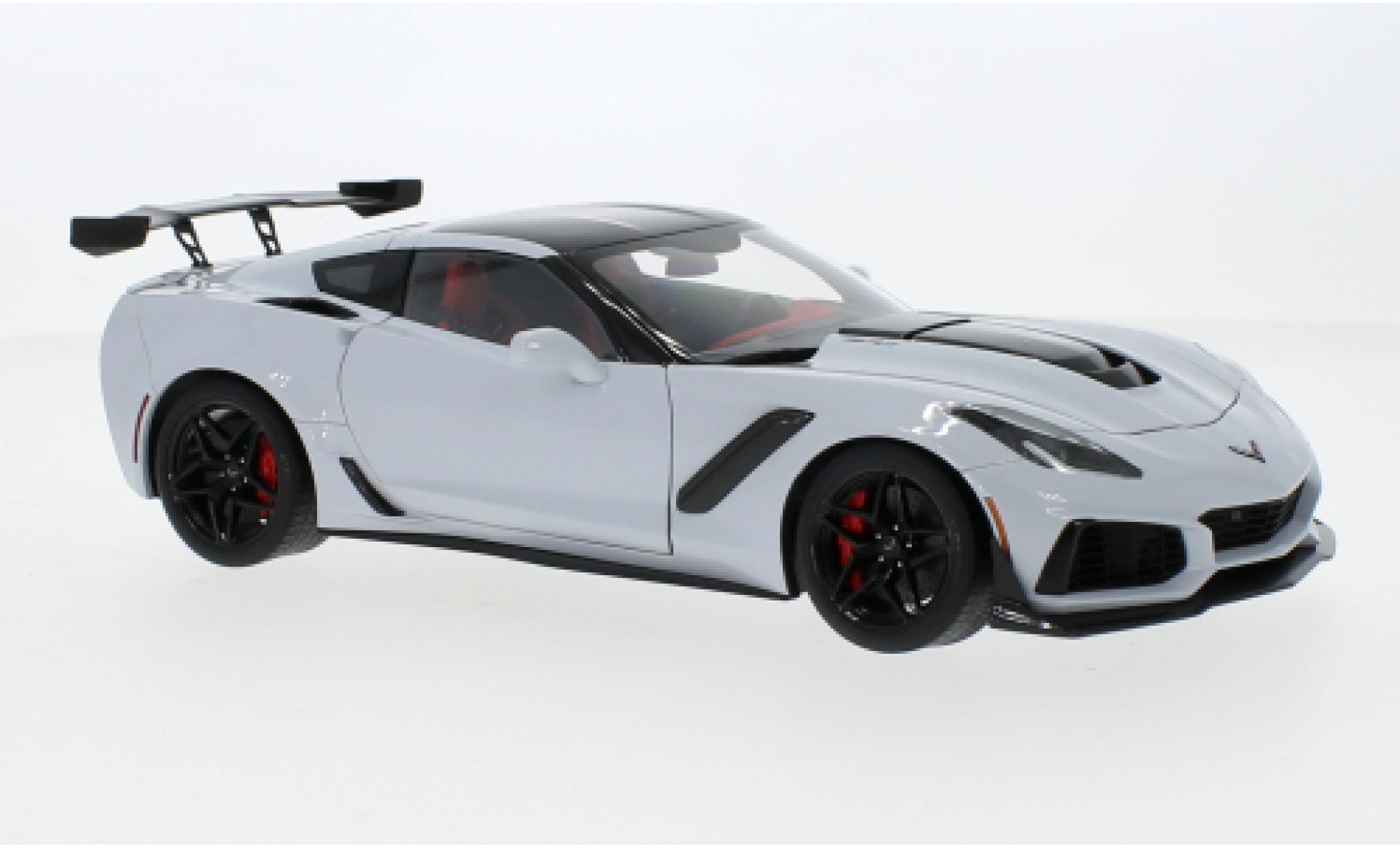 Chevrolet Corvette 1/18 AUTOart (C7) ZR1 metallise grigio clair 2019 modellino in miniatura