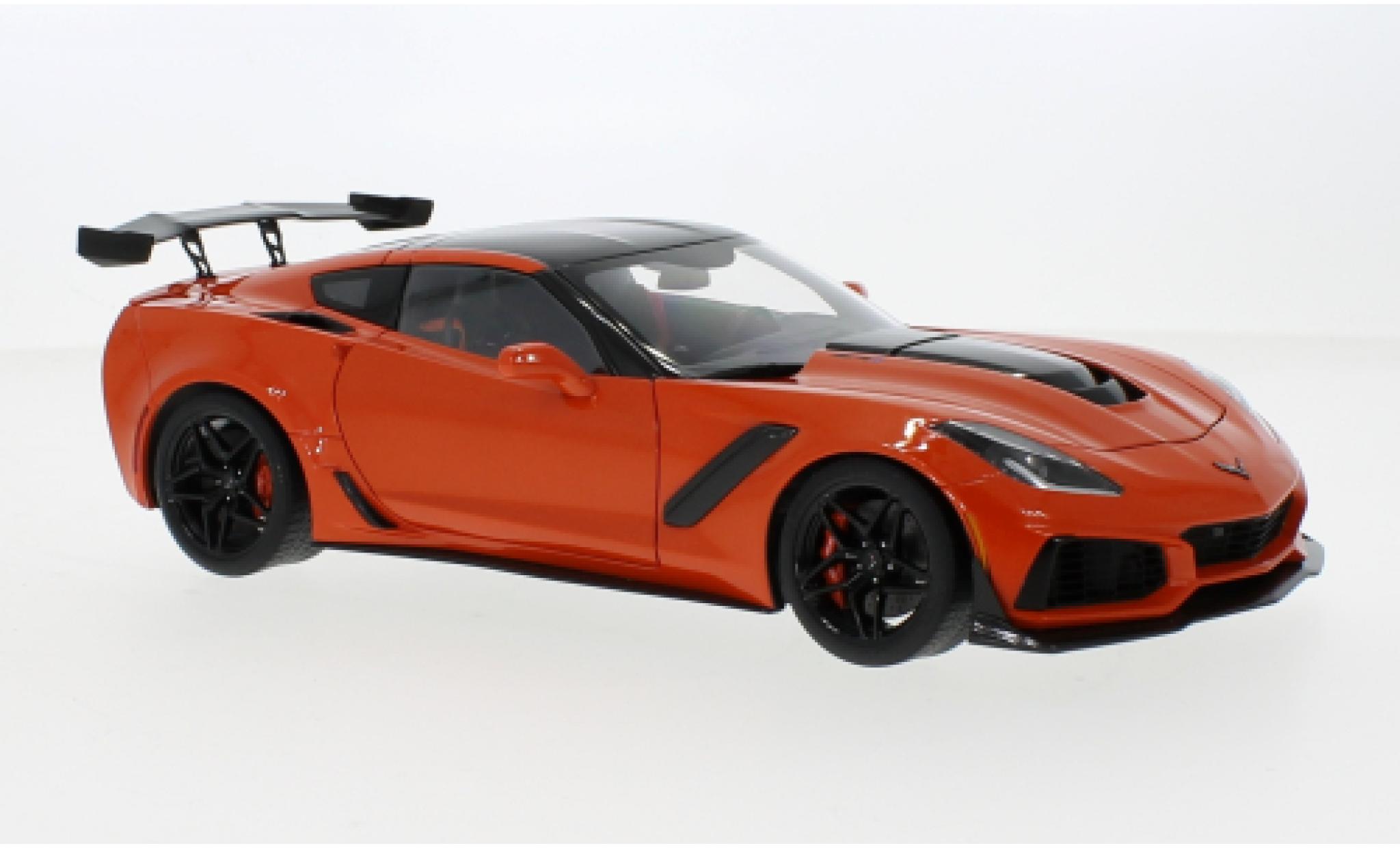 Chevrolet Corvette 1/18 AUTOart (C7) ZR1 orange 2019 modellino in miniatura