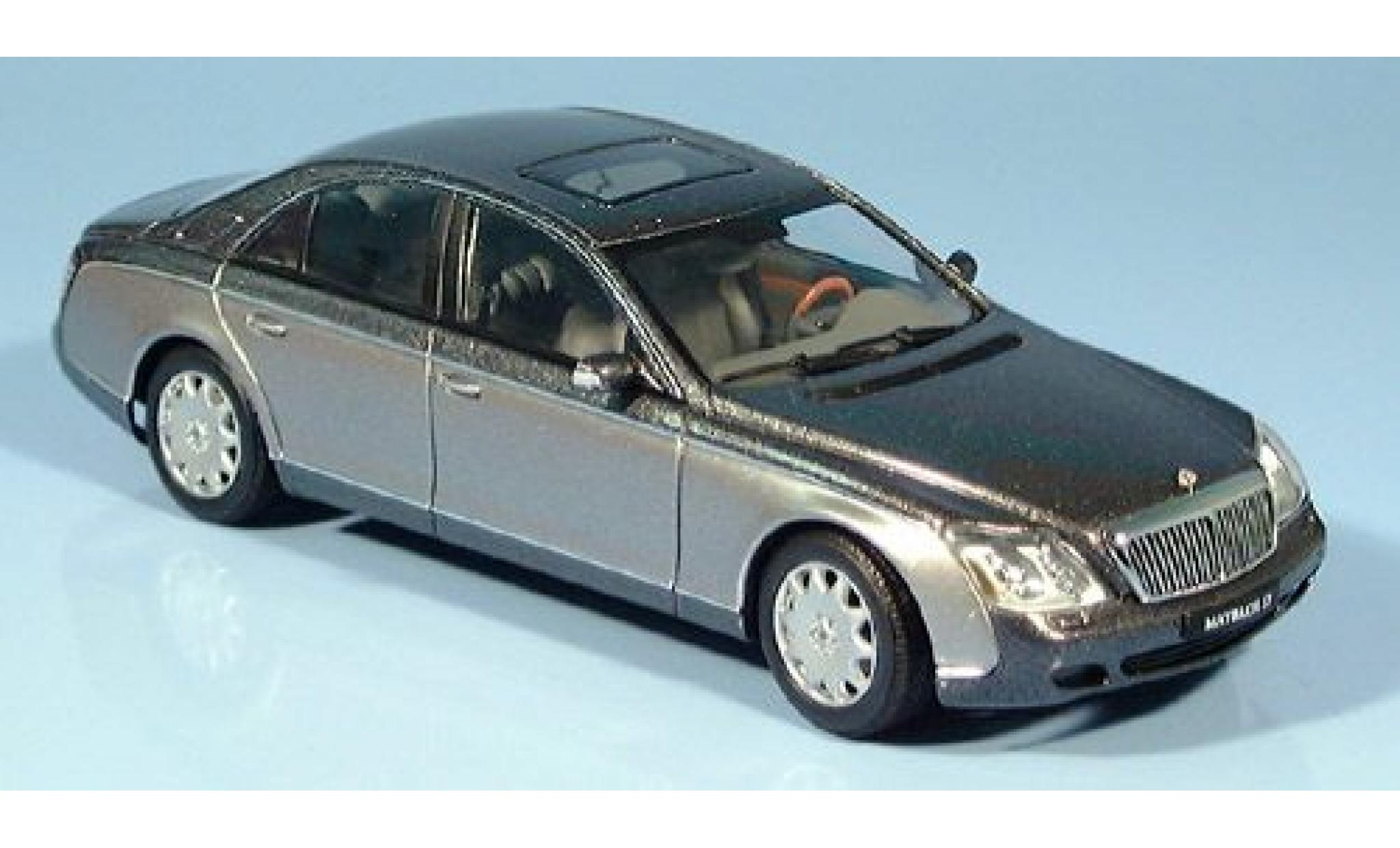 Maybach 57 1/43 AUTOart SWB grigio/d 2002 modellino in miniatura