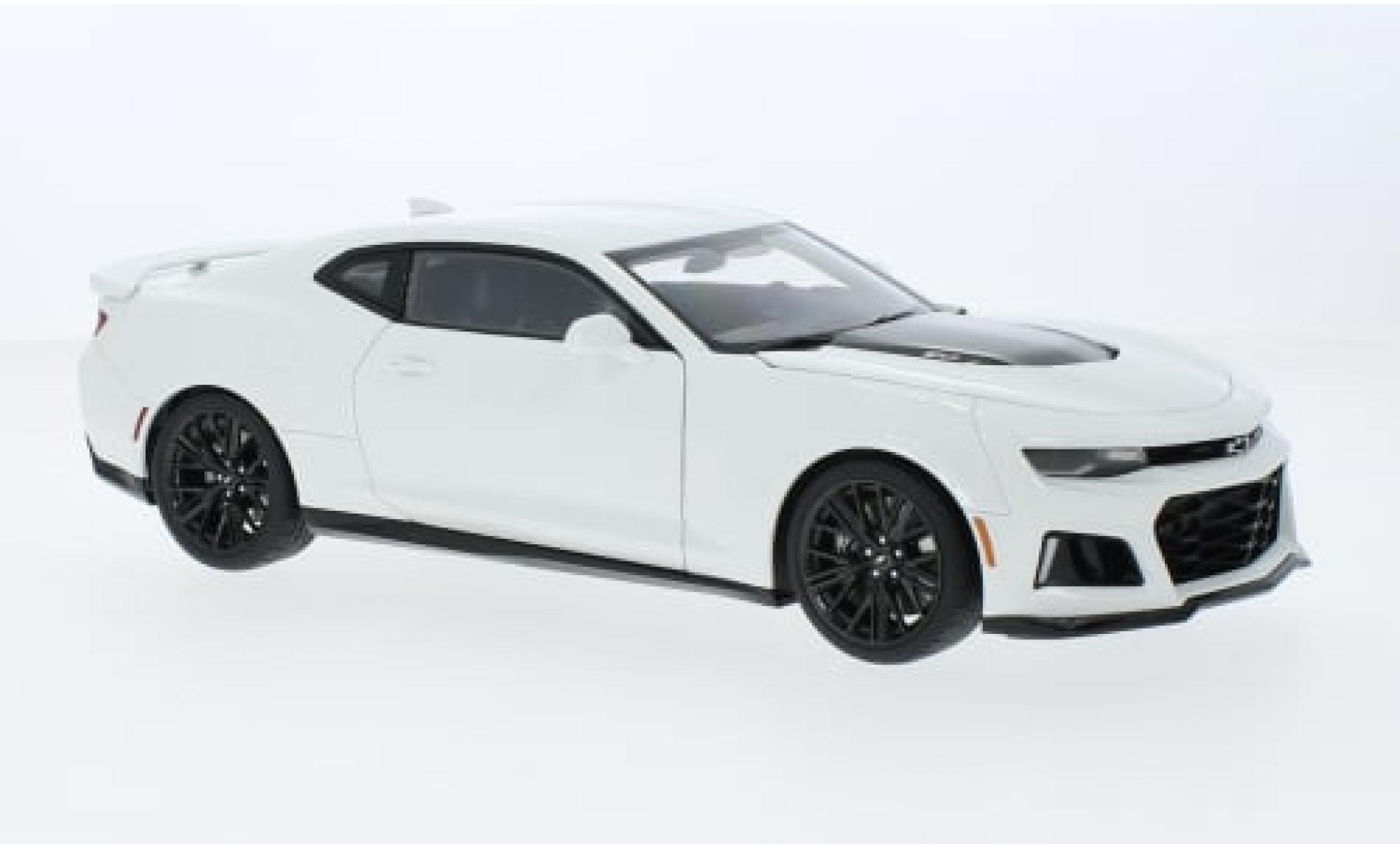 Chevrolet Camaro 1/18 AUTOart ZL1 weiss 2017 1:18 modellino in miniatura