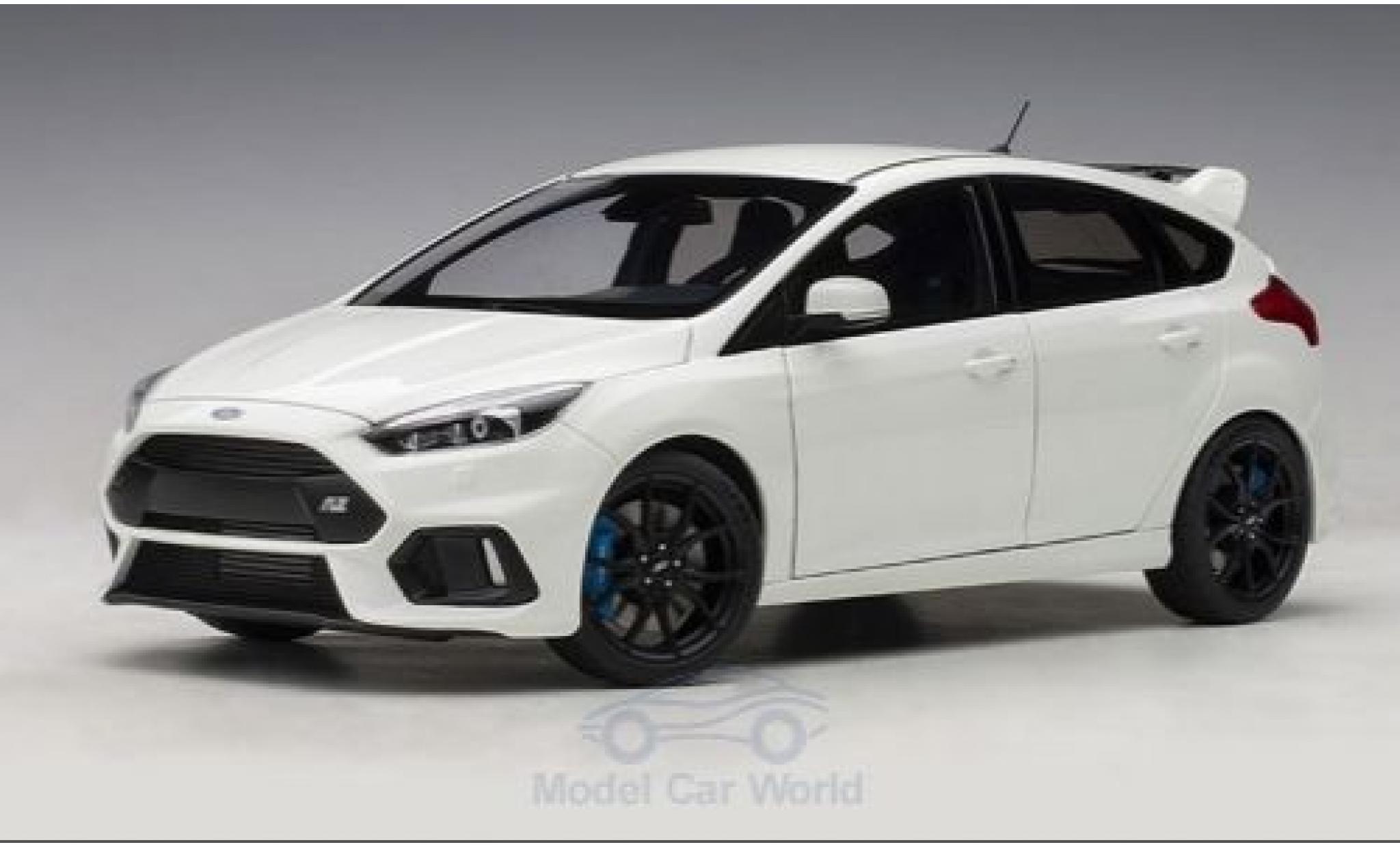 Ford Focus 1/18 AUTOart MKIII RS bianco 2016 modellino in miniatura