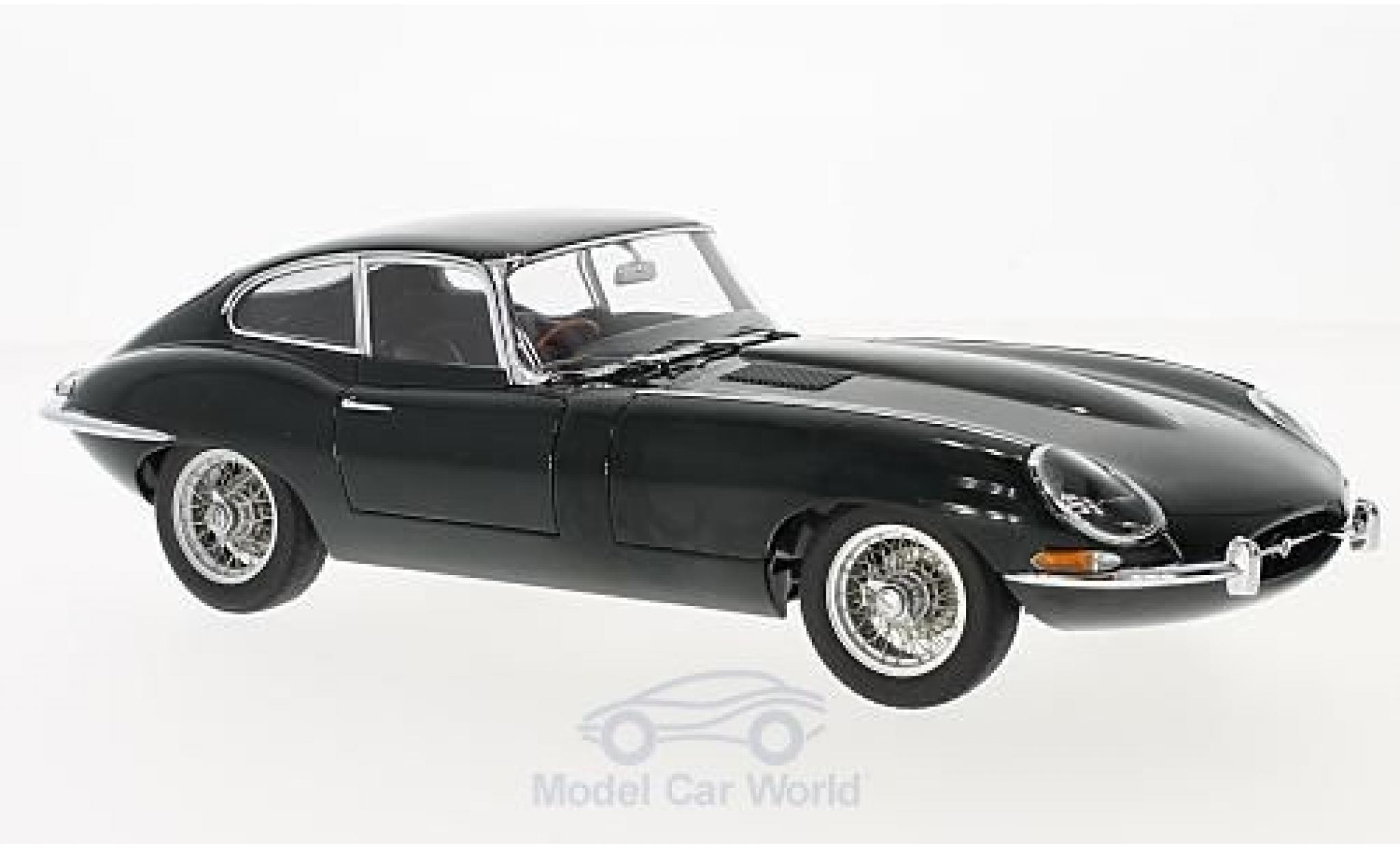 Jaguar E-Type 1/18 AUTOart Coupe Series I 3.8 verde 1961 modellino in miniatura