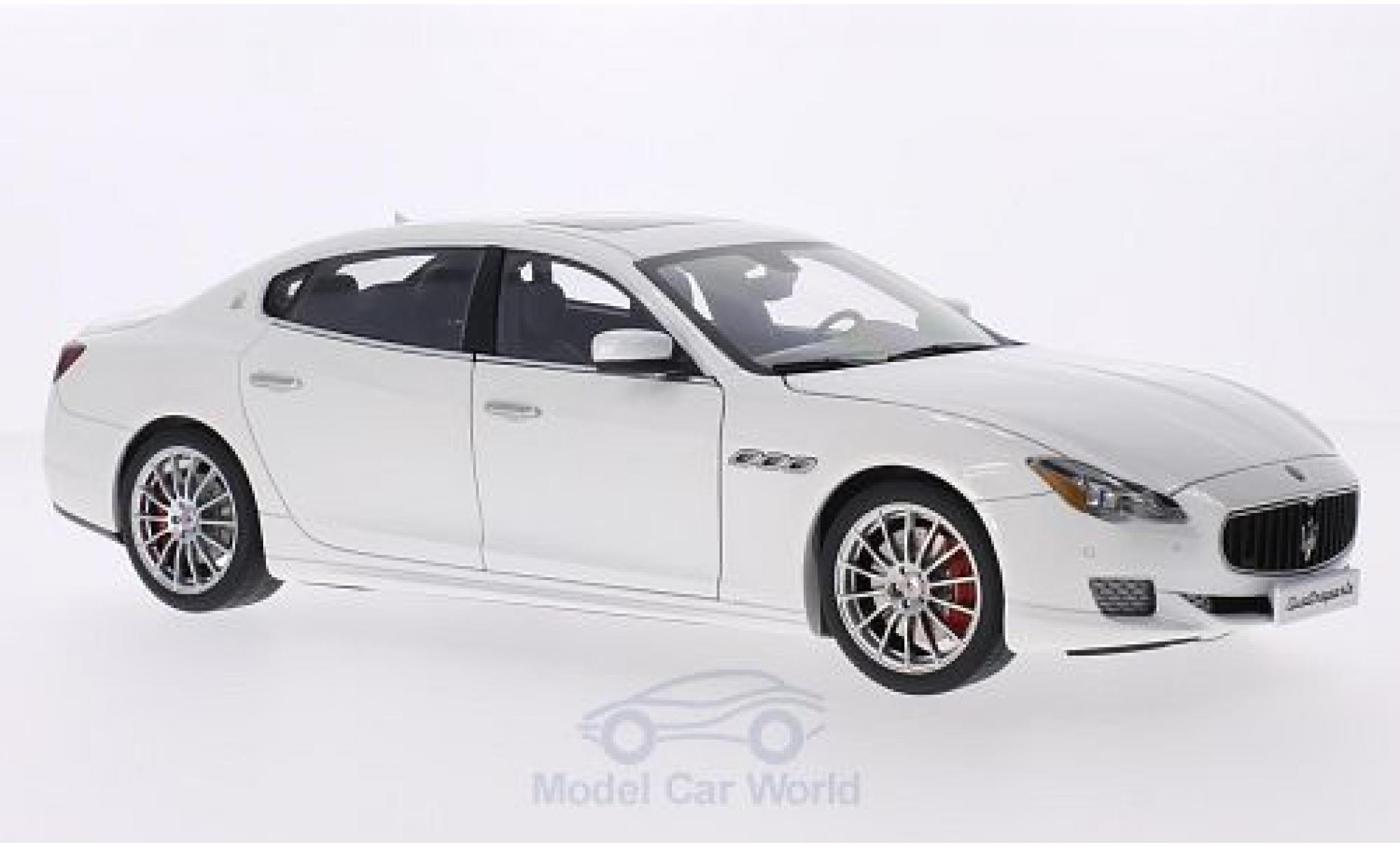 Maserati Quattroporte 1/18 AUTOart GTS metallico bianco 2015 modellino in miniatura