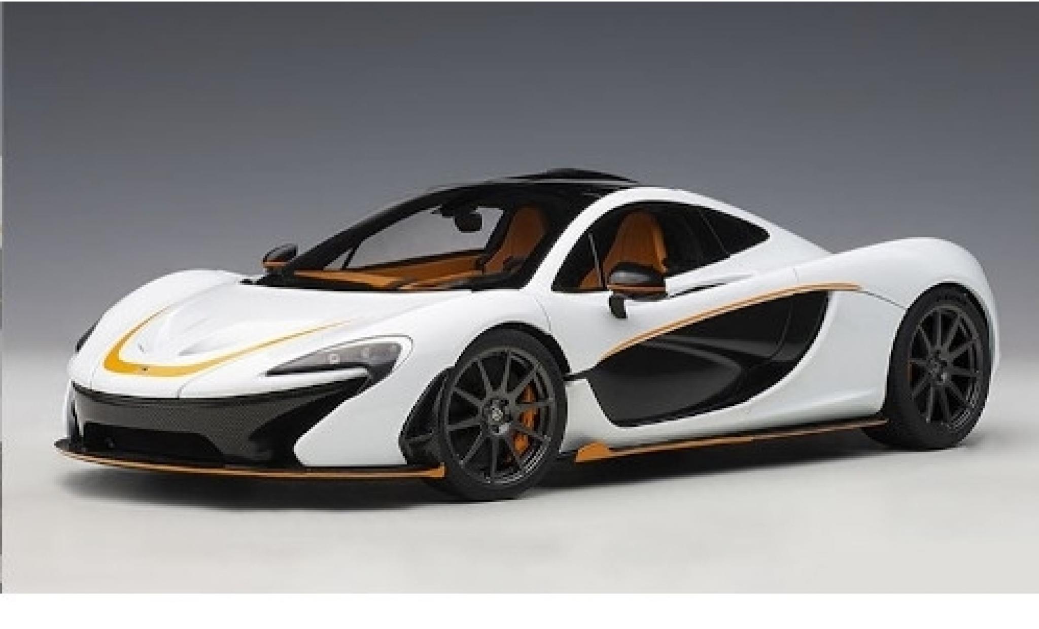 McLaren P1 1/18 AUTOart bianco/orange 2013 modellino in miniatura