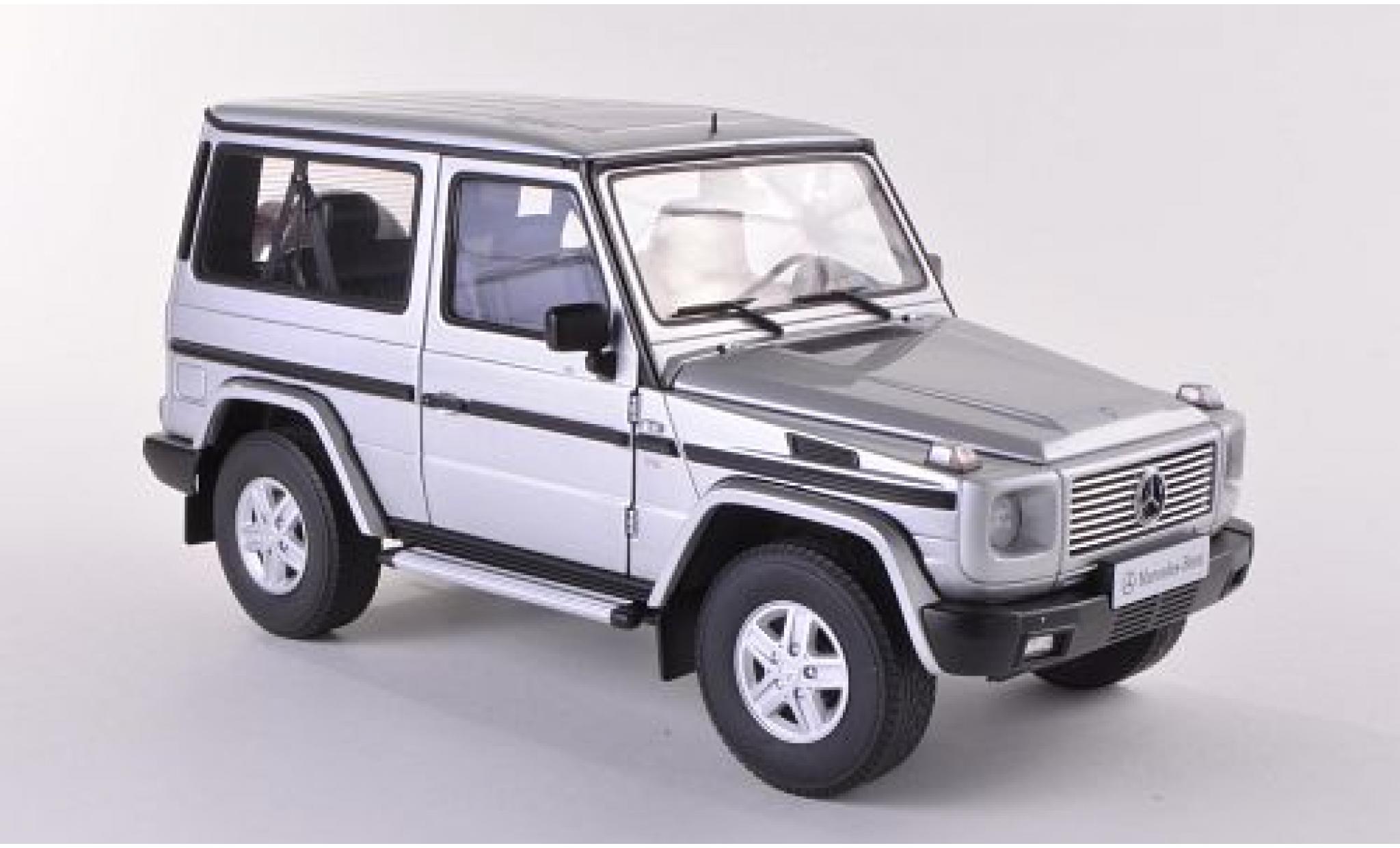 Mercedes Classe G 1/18 AUTOart G 500 (W461) SWB silber 1998 1:18 modellino in miniatura