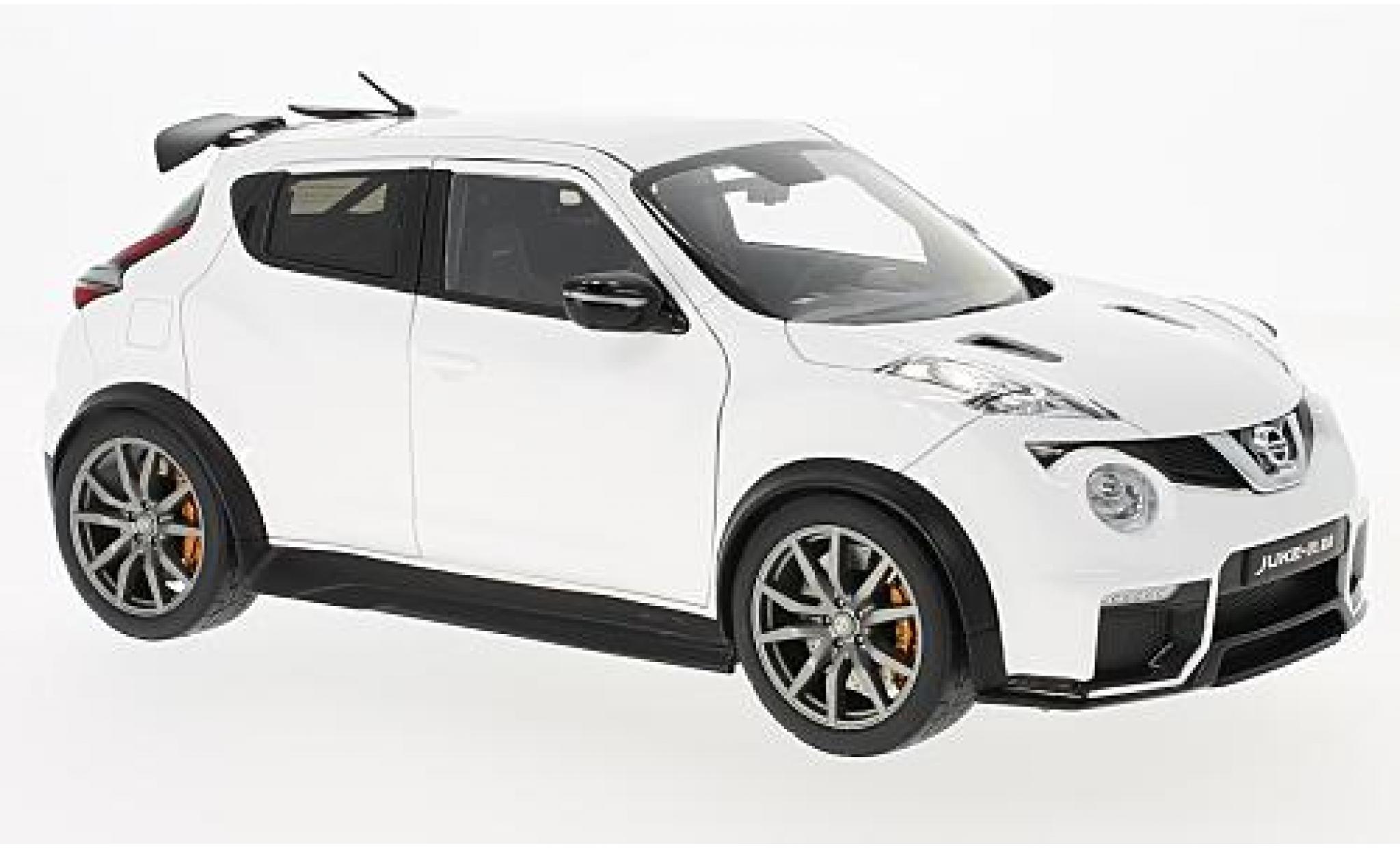 Nissan Juke 1/18 AUTOart -R 2.0 bianco 2016 modellino in miniatura