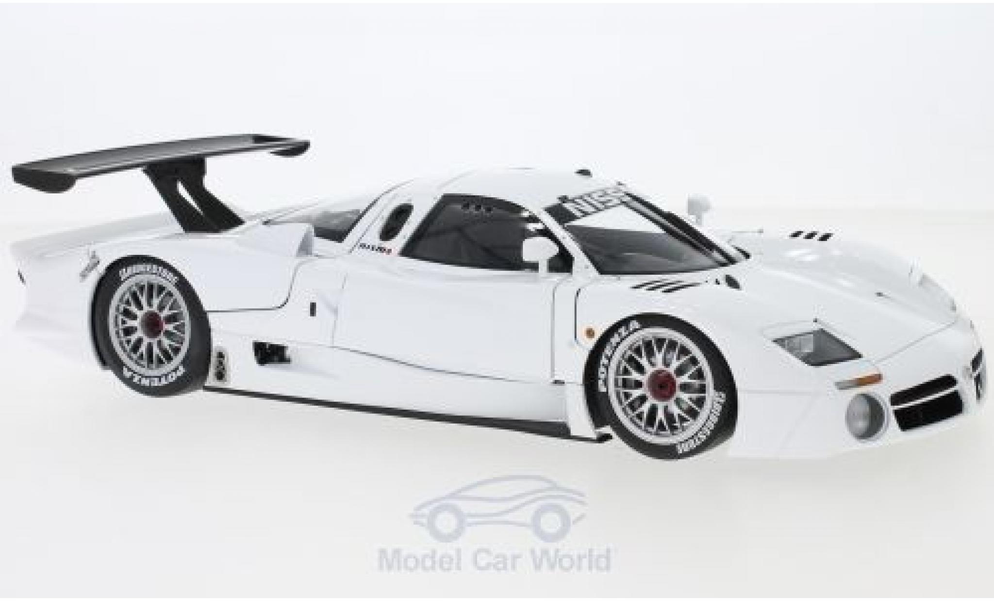 Nissan R390 1/18 AUTOart GT1 Le Mans bianco RHD 1998 modellino in miniatura
