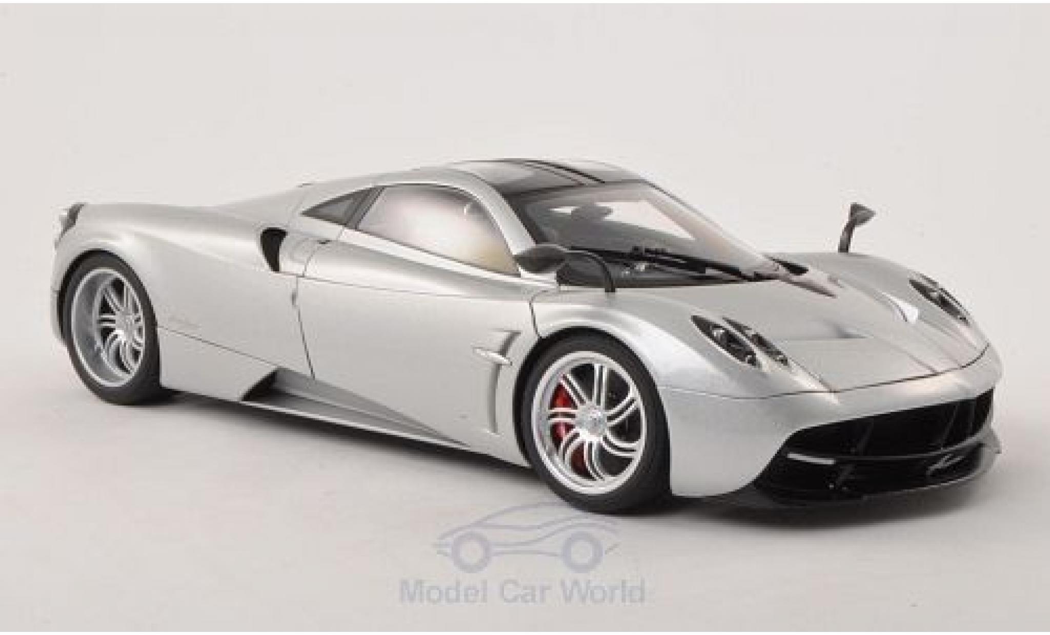Pagani Huayra 1/18 AUTOart metallico grigio 2011 modellino in miniatura