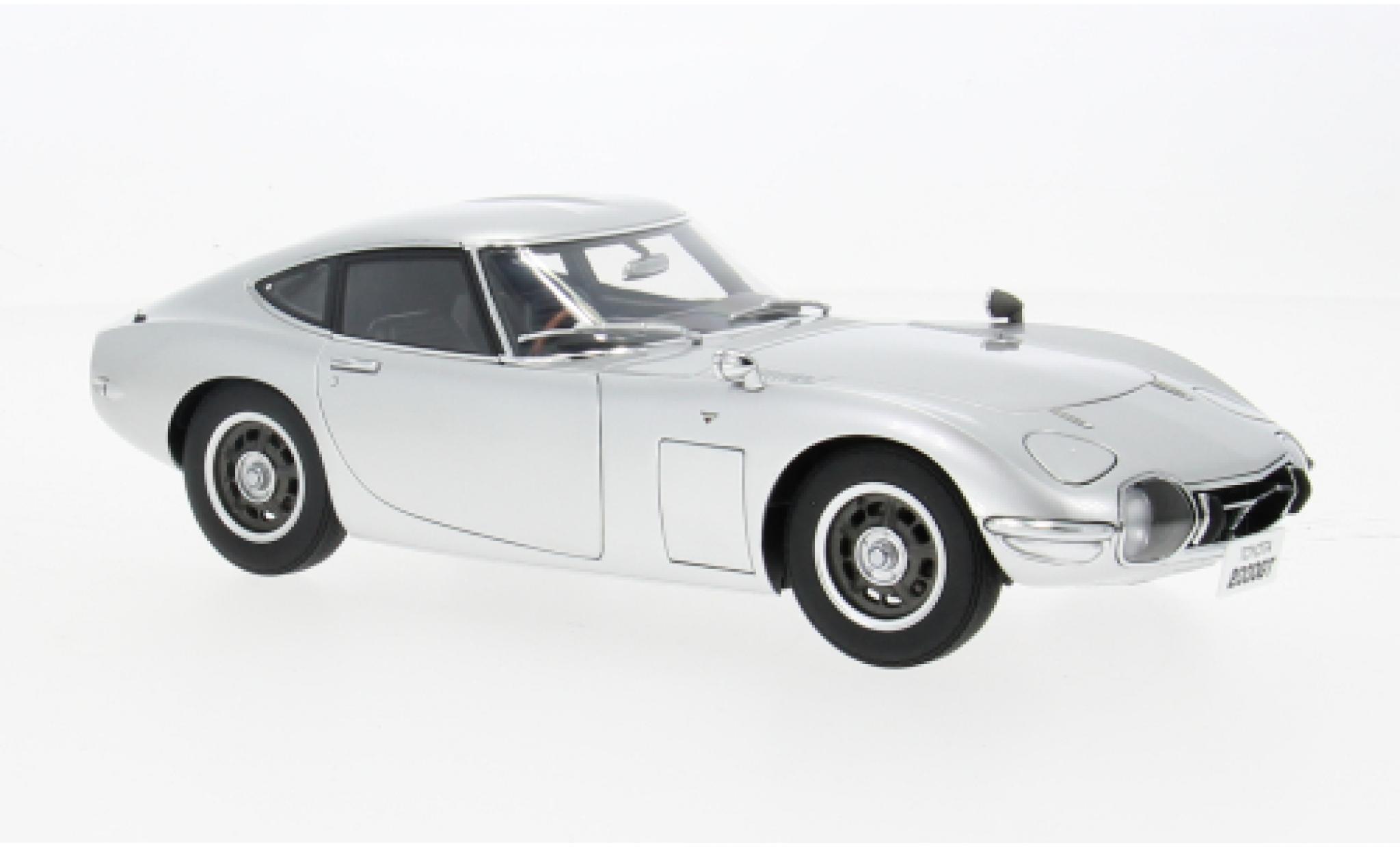Toyota 2000 GT AUTOart silber 1967 1:18 modellino in miniatura