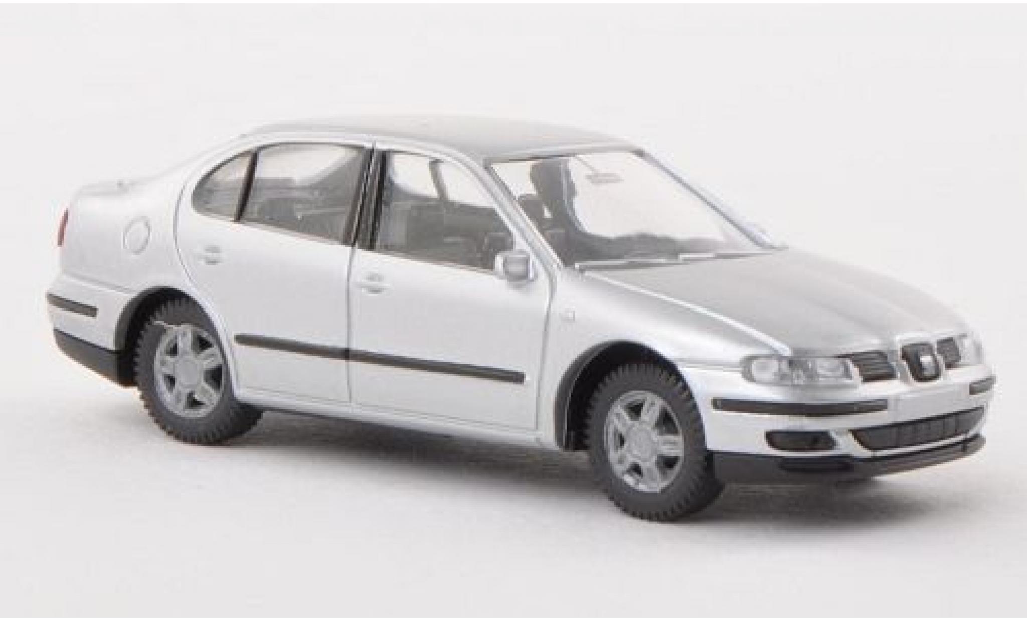 Seat Toledo 1/87 AWM II grigio sans Vitrine modellino in miniatura