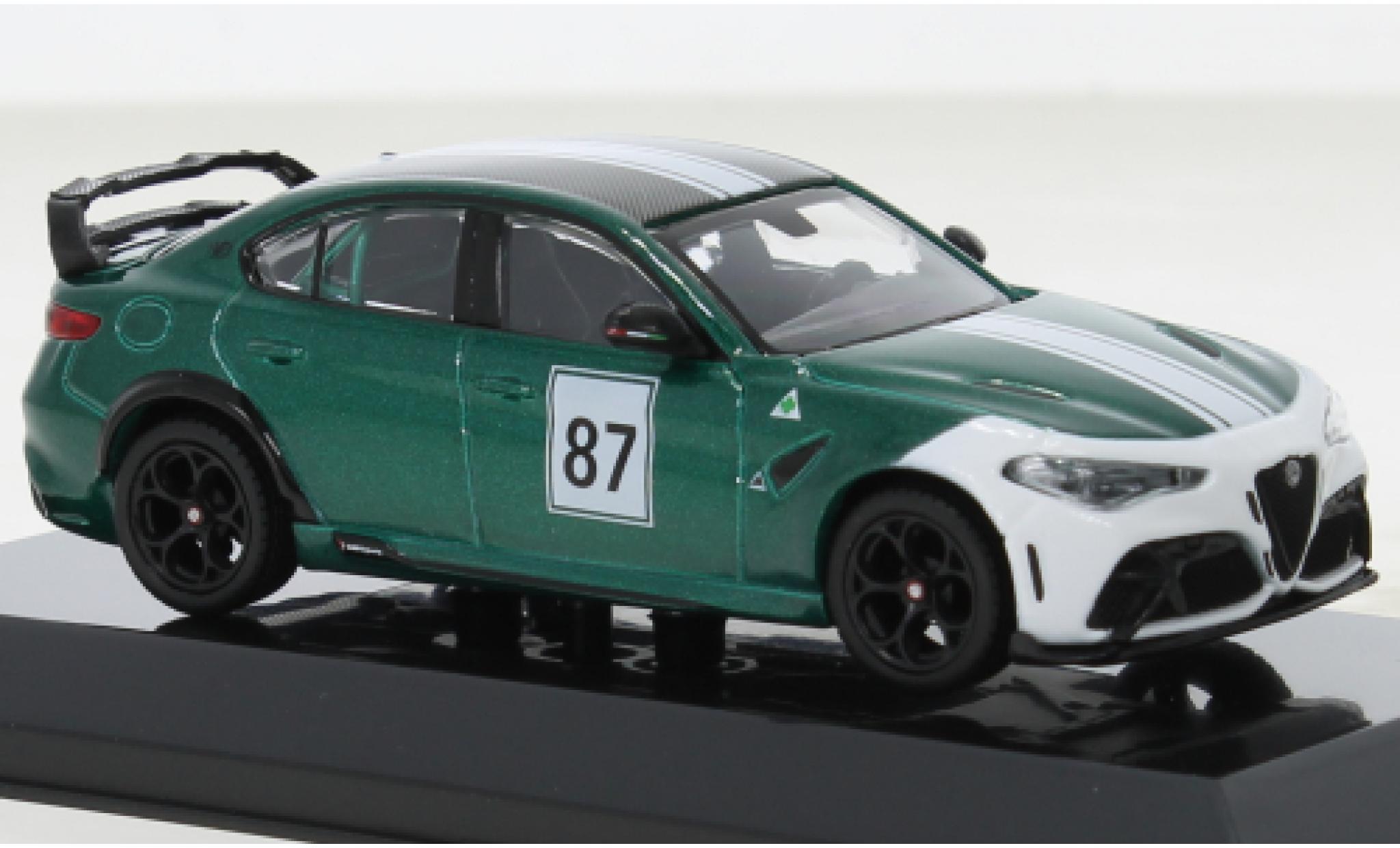 Alfa Romeo Giulia 1/43 Burago GTA verde/bianco No.87 modellino in miniatura