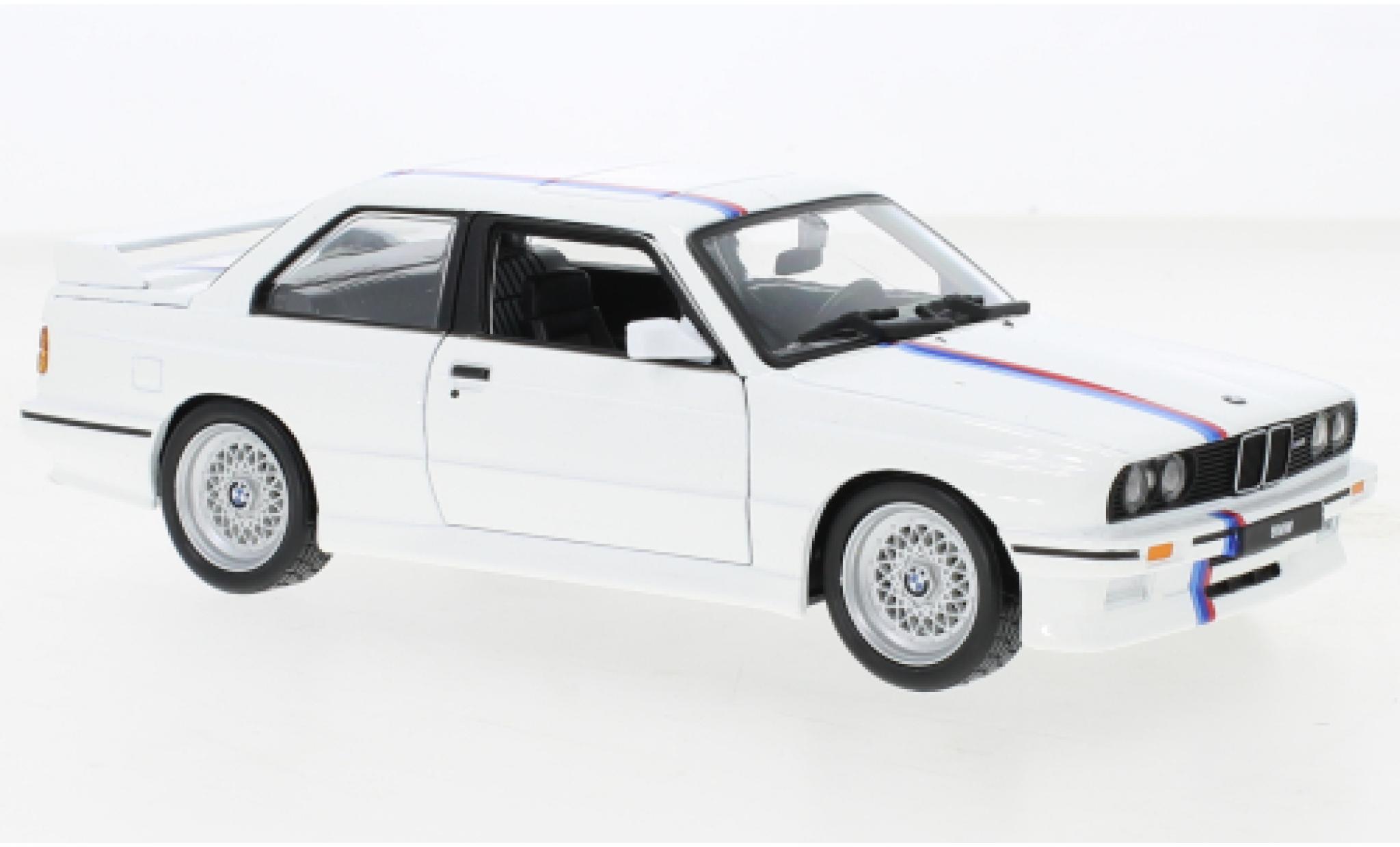 Bmw M3 1/24 Burago (E30) bianco/Décorer 1988 modellino in miniatura