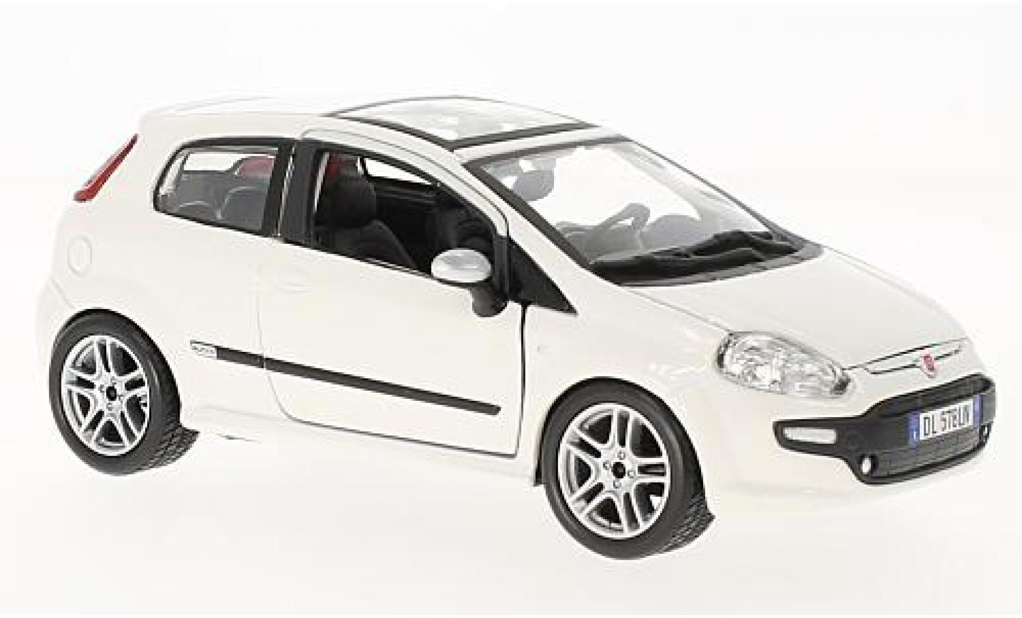 Fiat Punto 1/24 Burago Evo bianco 2010 modellino in miniatura