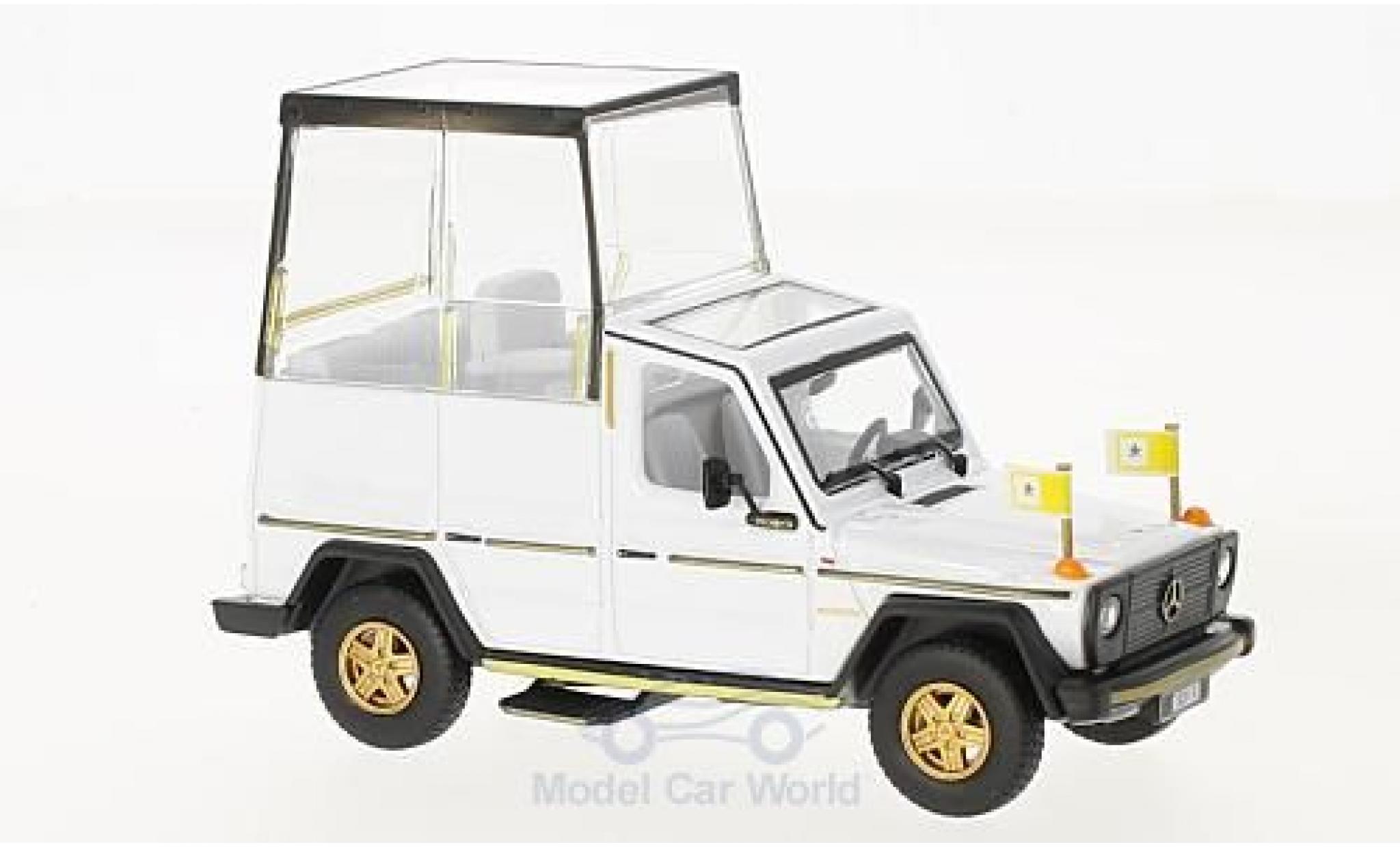 Mercedes 230 1/43 Burago GE bianco PAPAMOBILE 2010 modellino in miniatura