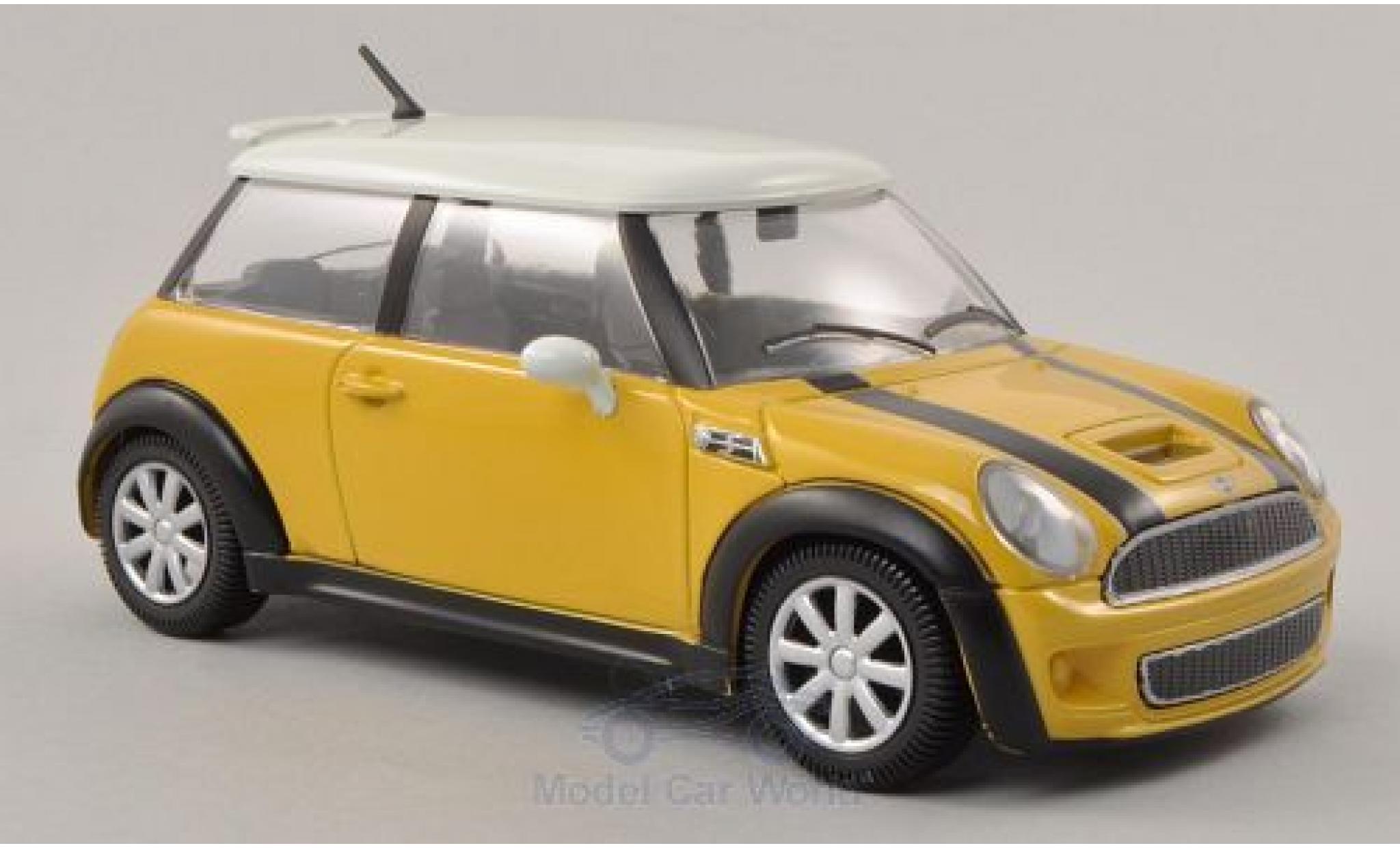 Mini Cooper 1/24 Burago S giallo/bianco ohne Vitrine modellino in miniatura