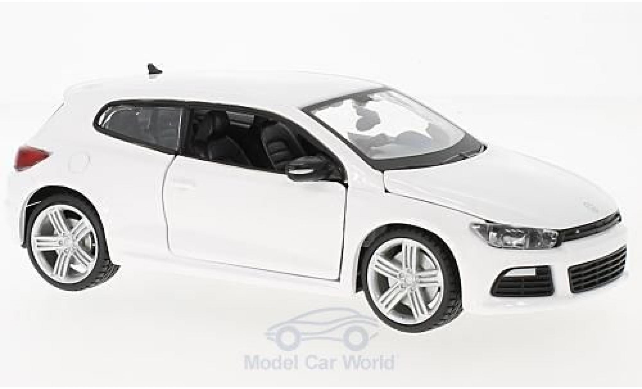 Volkswagen Scirocco 1/24 Burago III R bianco modellino in miniatura