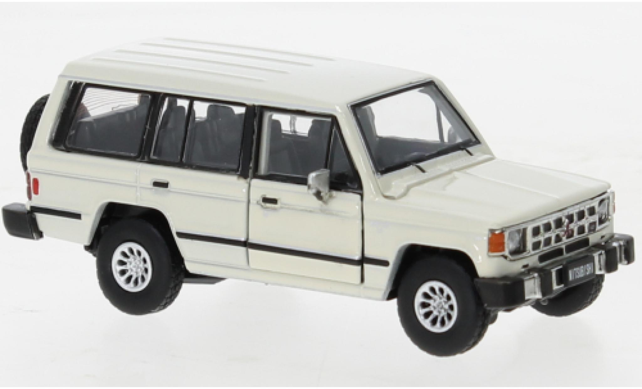 Mitsubishi Pajero 1/64 BM Creations MK1 beige clair 1983 modellino in miniatura