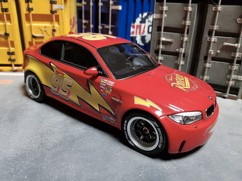 Bmw 1M 1/18 GT Spirit Flash McQueen modellino in miniatura