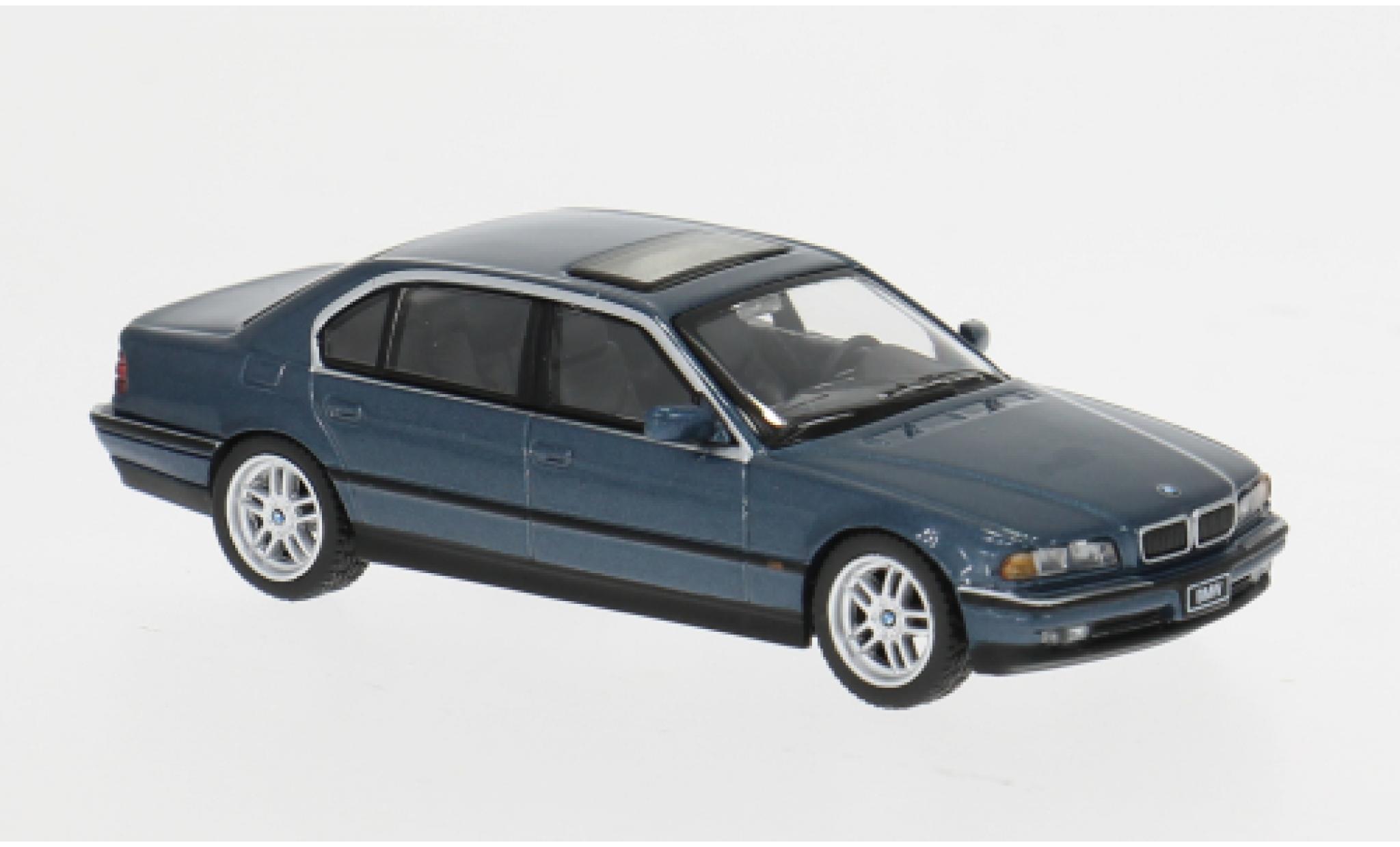 Bmw 750 1/64 Mini GT iL (E38) blau 1:64 modellino in miniatura