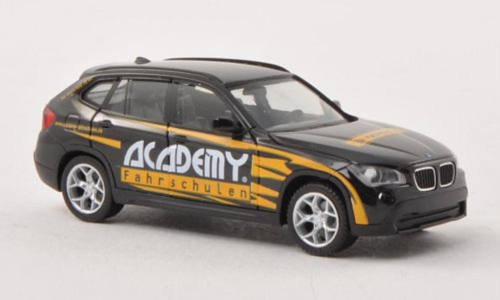Bmw X1 E84 1/87 Herpa E84 Academy Fahrschulen modellino in miniatura