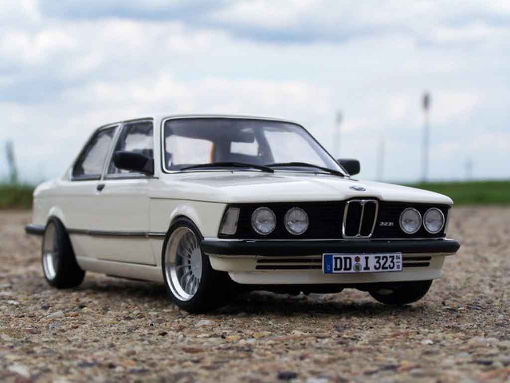 Bmw 323 1/18 Autoart e21 bianco jantes alpina 16 pouces 1977 tuning modellino in miniatura