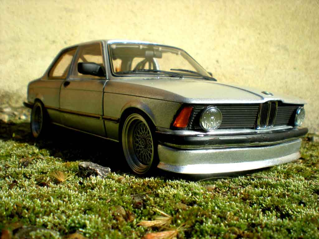 Bmw 323 1/18 Autoart e21 swap moteur bmw 653m german look 1977 tuning modellino in miniatura