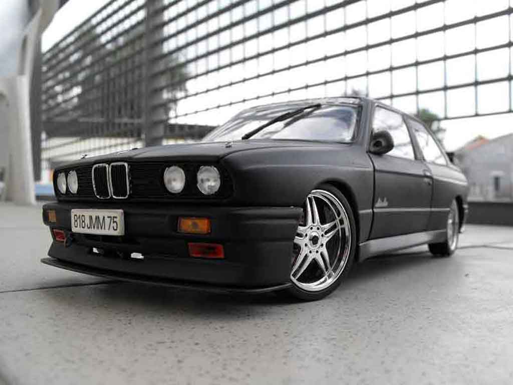 Bmw M3 E30 1/18 Minichamps E30 nero echappement inox nos tuning modellino in miniatura