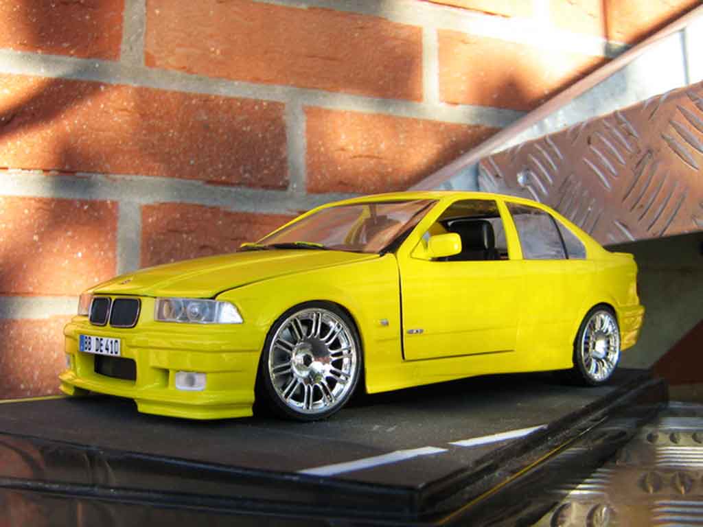 Bmw M3 E36 berline 1/18 Ut Models E36 berline rtr giallo carlux jantes m3 gtr modellino in miniatura
