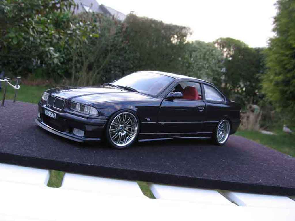 Bmw M3 E36 1/18 Ut Models E36 coupe porpora jantes m3 a deport modellino in miniatura
