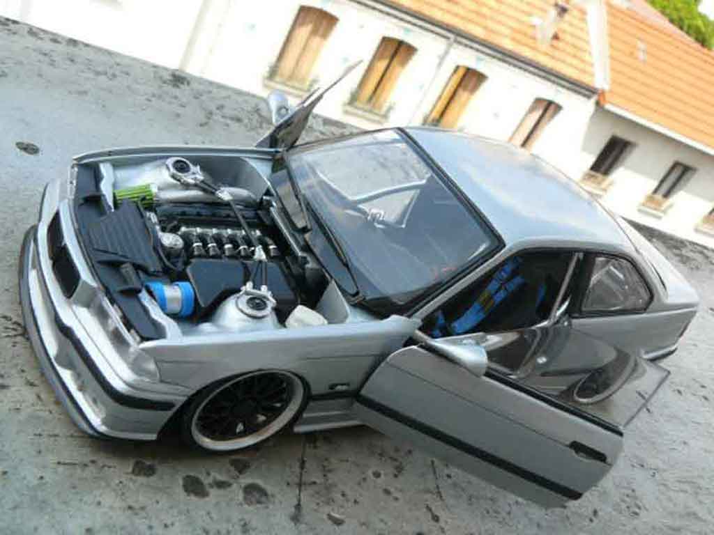 Bmw M3 E36 1/18 Ut Models E36 preparation drift avec turbo tuning modellino in miniatura