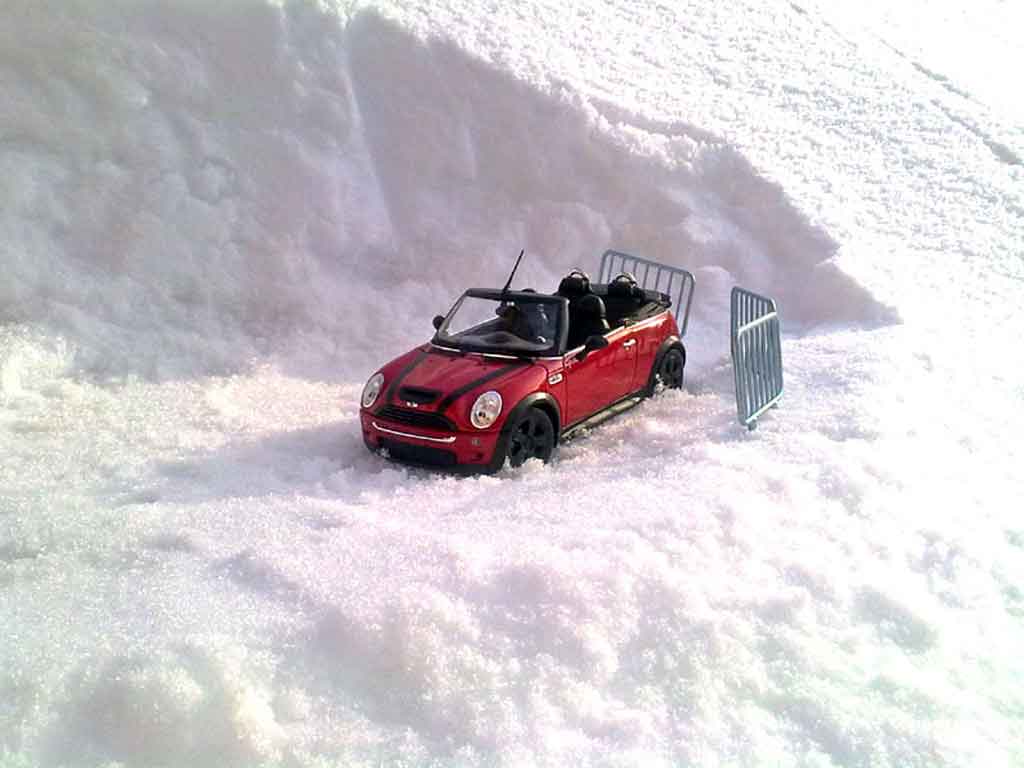Mini Cabriolet S 1/18 Burago S s rosso tuning modellino in miniatura