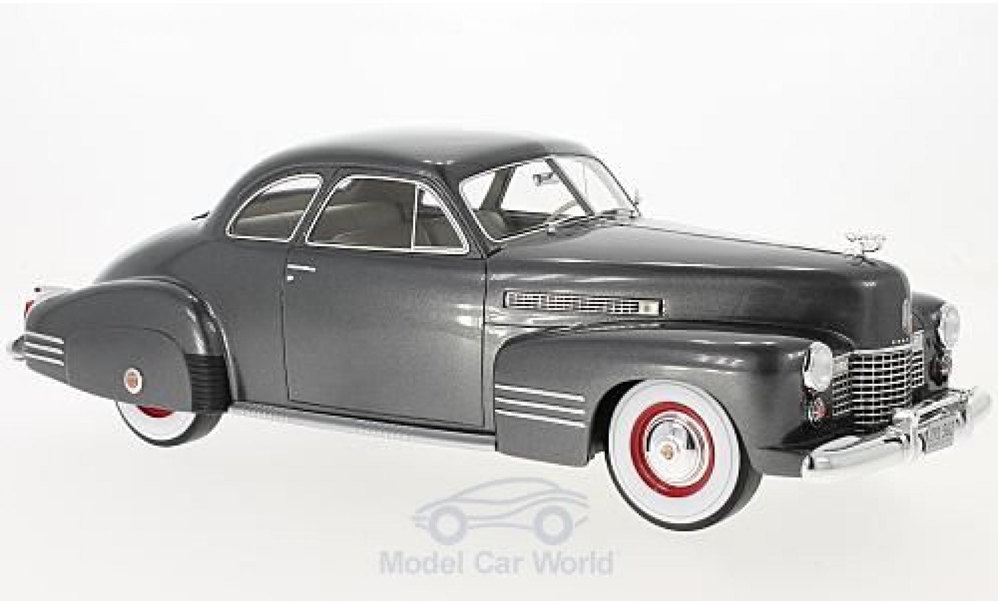 Cadillac Series 62 1/18 BoS Models Club Coupe metallico grigio 1941 ohne Vitrine modellino in miniatura