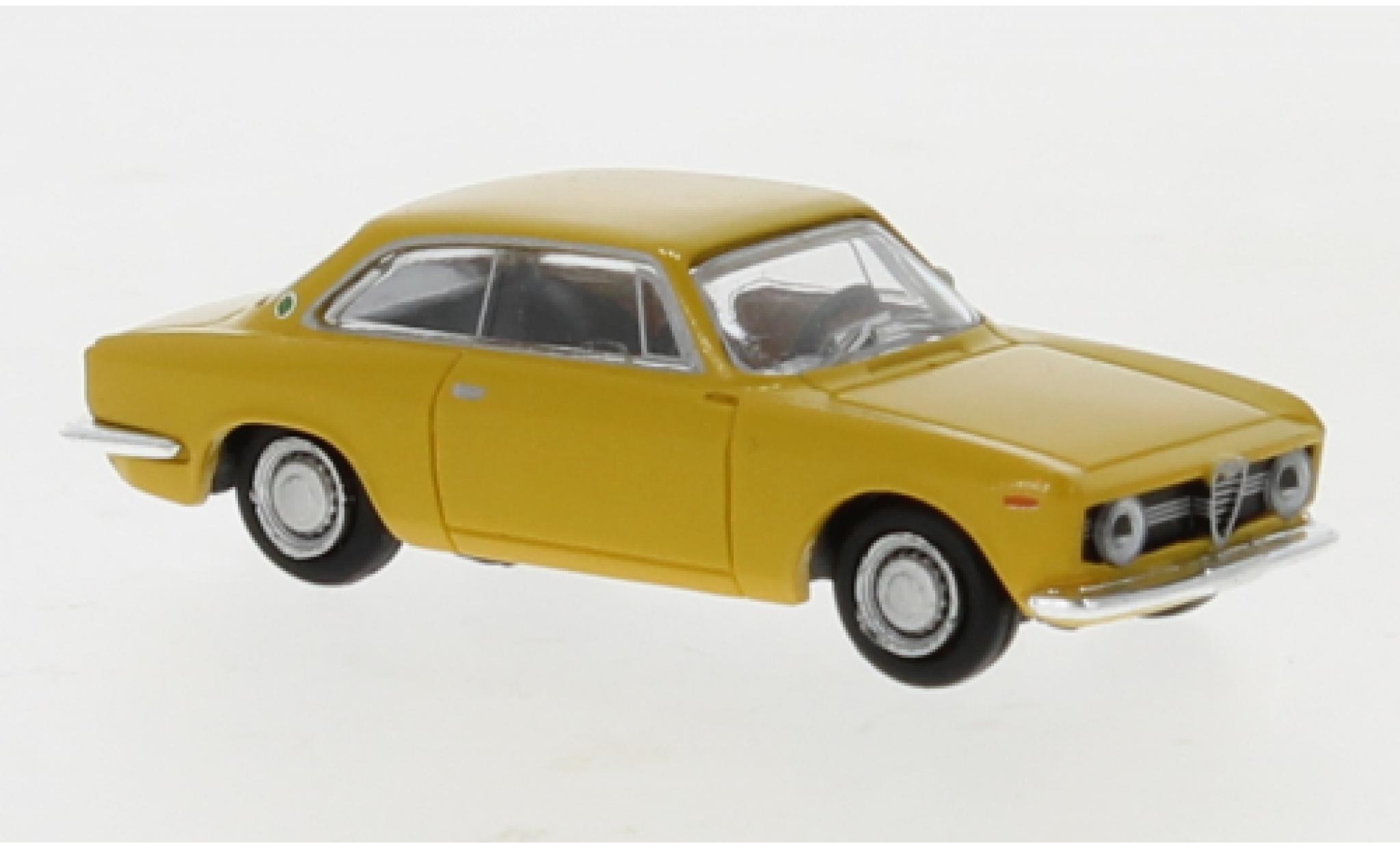 Alfa Romeo Giulia 1/87 Brekina Sprint GT giallo 1974 modellino in miniatura